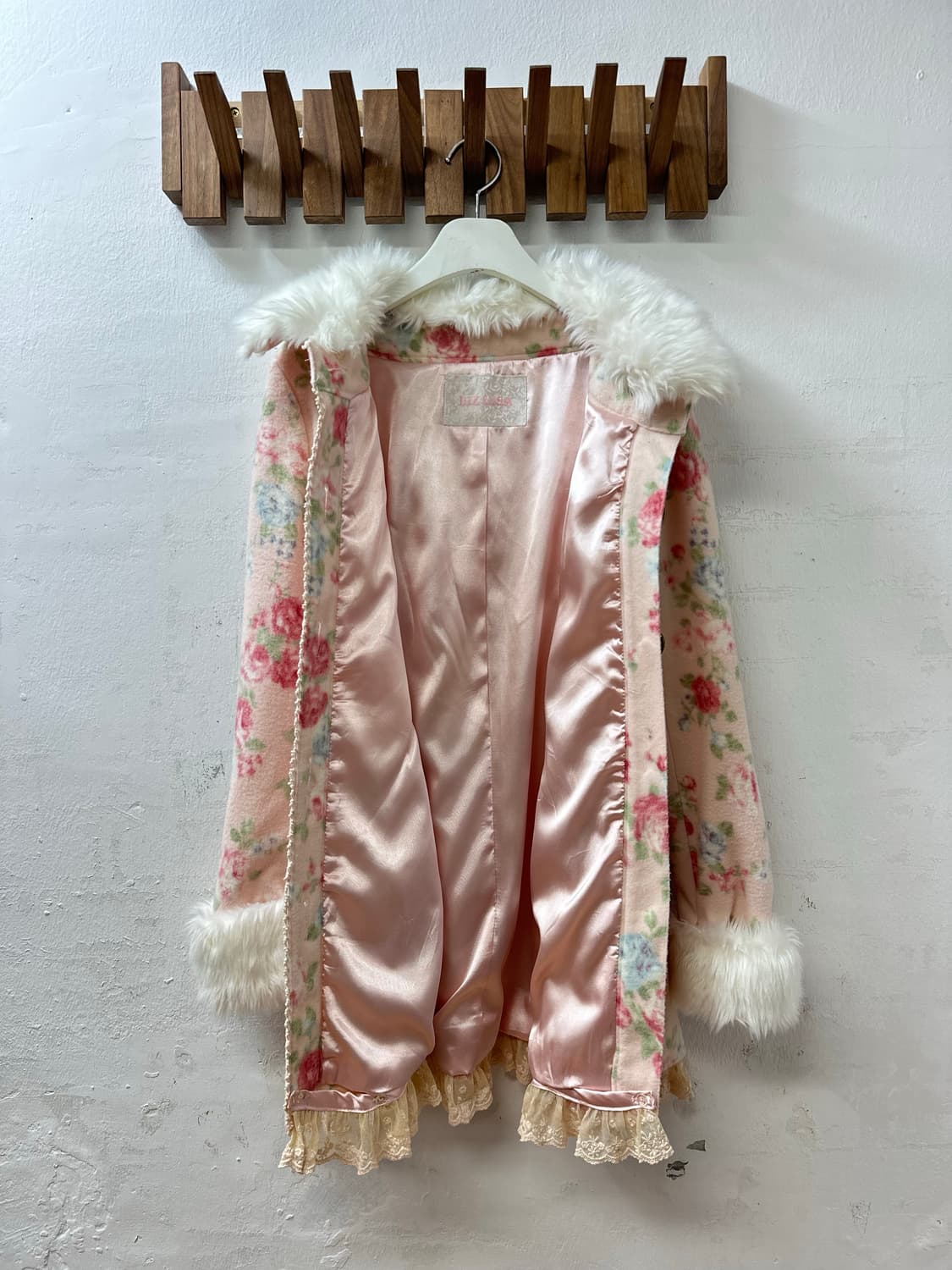 드라이완료 극희귀매물 핑크 리즈리사 플라워 핑크 퍼 카라 레이스 코트 상품이미지10