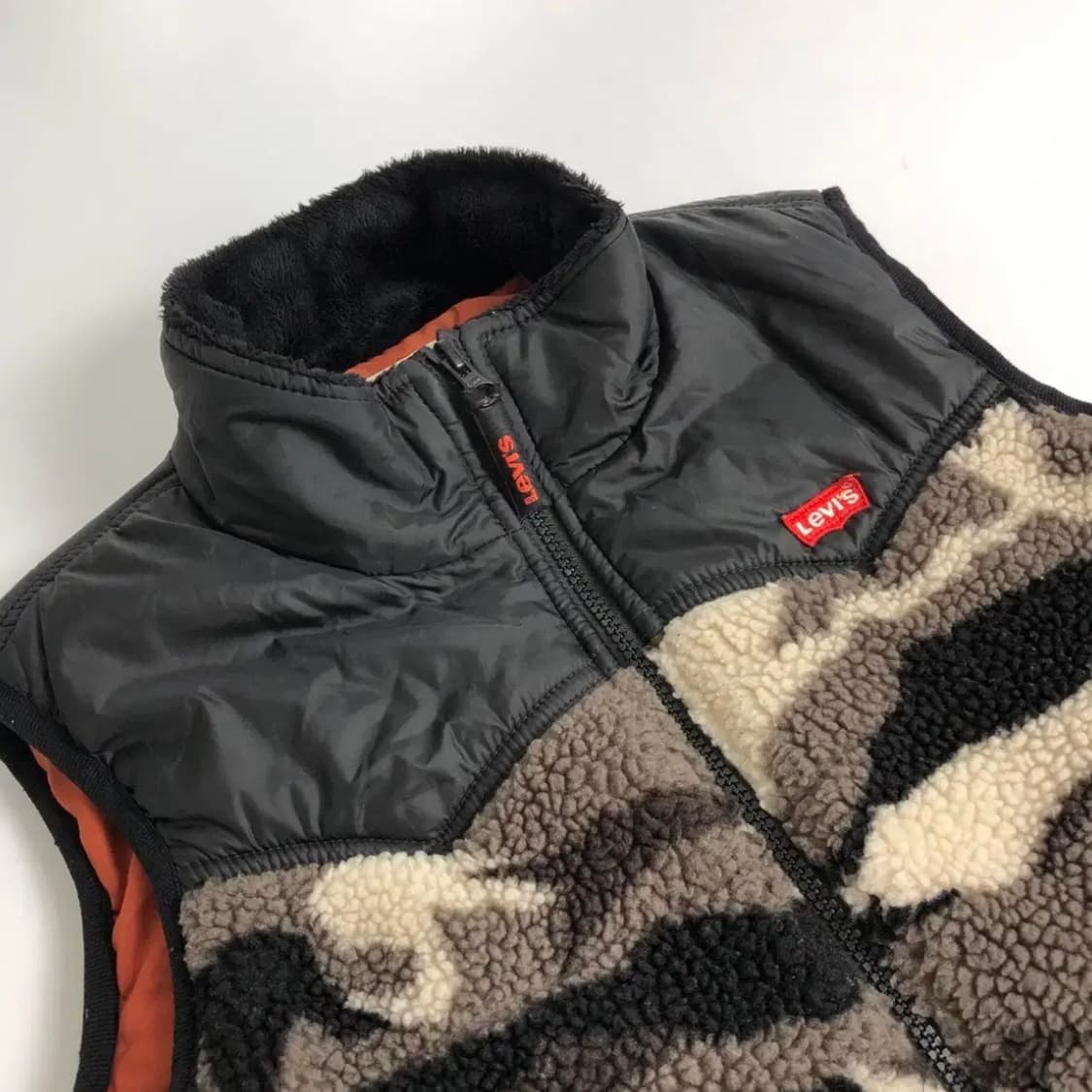 리바이스 카모 플리스 조끼패딩 상품이미지2