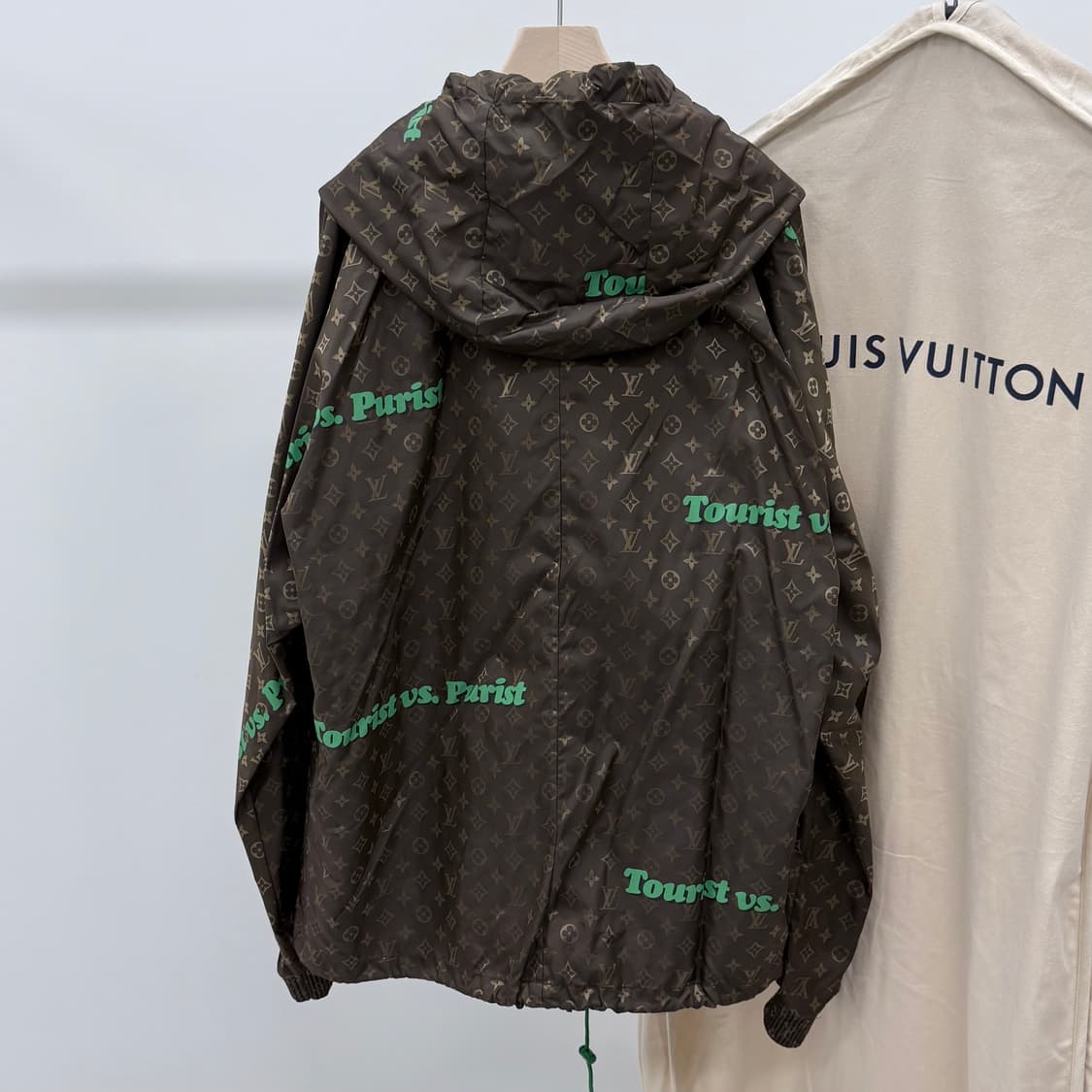 [S+급/56] 루이비통 모노그램 투어리스트 퓨어리스트 바람막이 자켓 상품이미지4