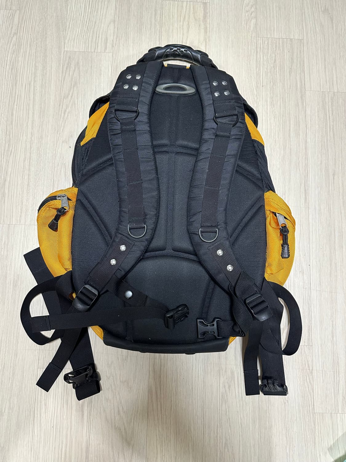 오클리 아카이브 아이콘 2.0 백팩 상품이미지4