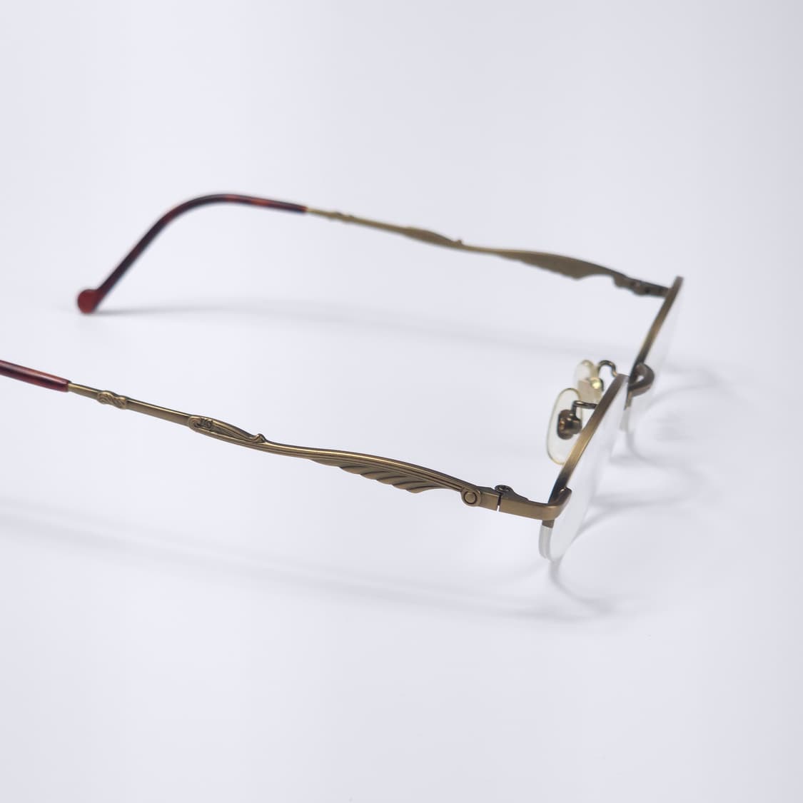 24K 도금 90년도 이태리 디자인 긱시크 오벌형 빈티지 반무테 안경 상품이미지3