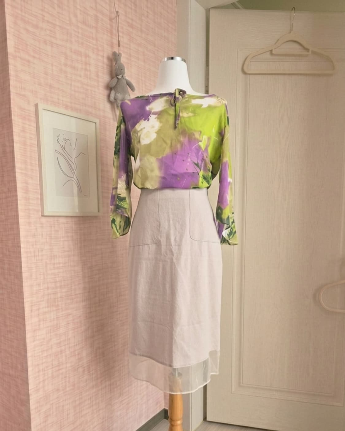 릴리엔 화사한 수채화 패턴 쉬폰 블라우스 (66/95) 상품이미지1