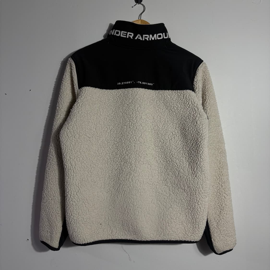 언더아머 오프화이트&블랙 배색 보아 플리스 패딩 집업 자켓 (무료배송) 상품이미지5