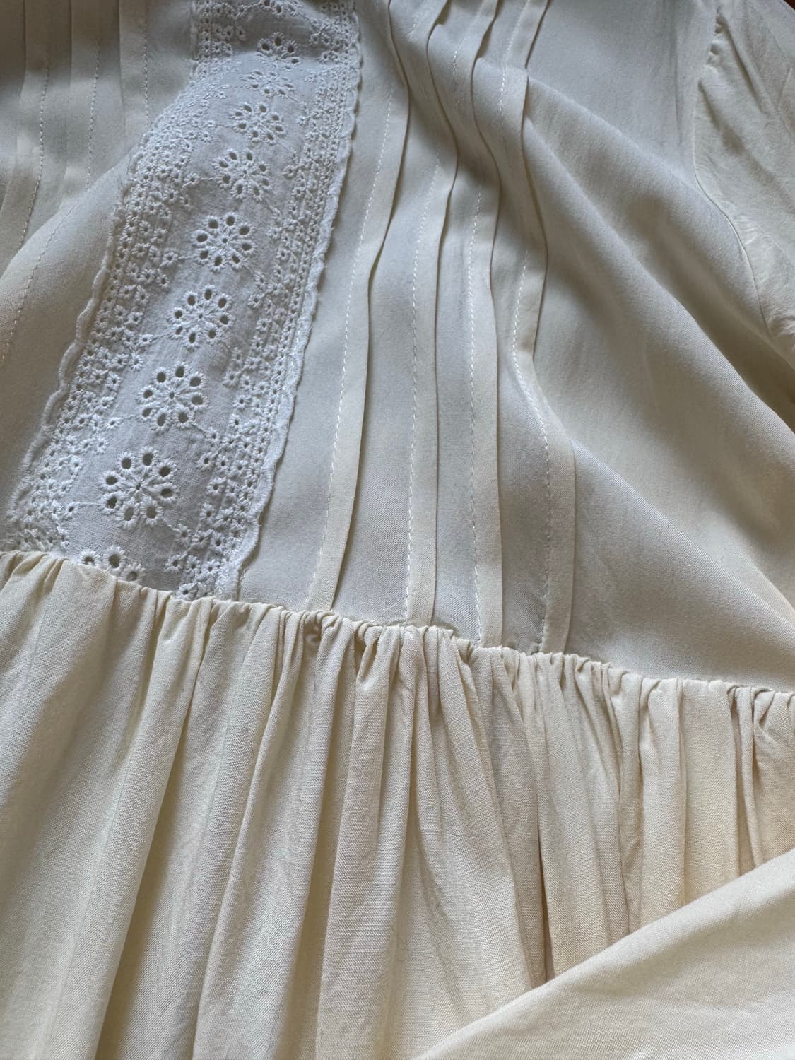 빈티지 크림 에크루 레이스 핀턱 디테일 원피스 상품이미지4