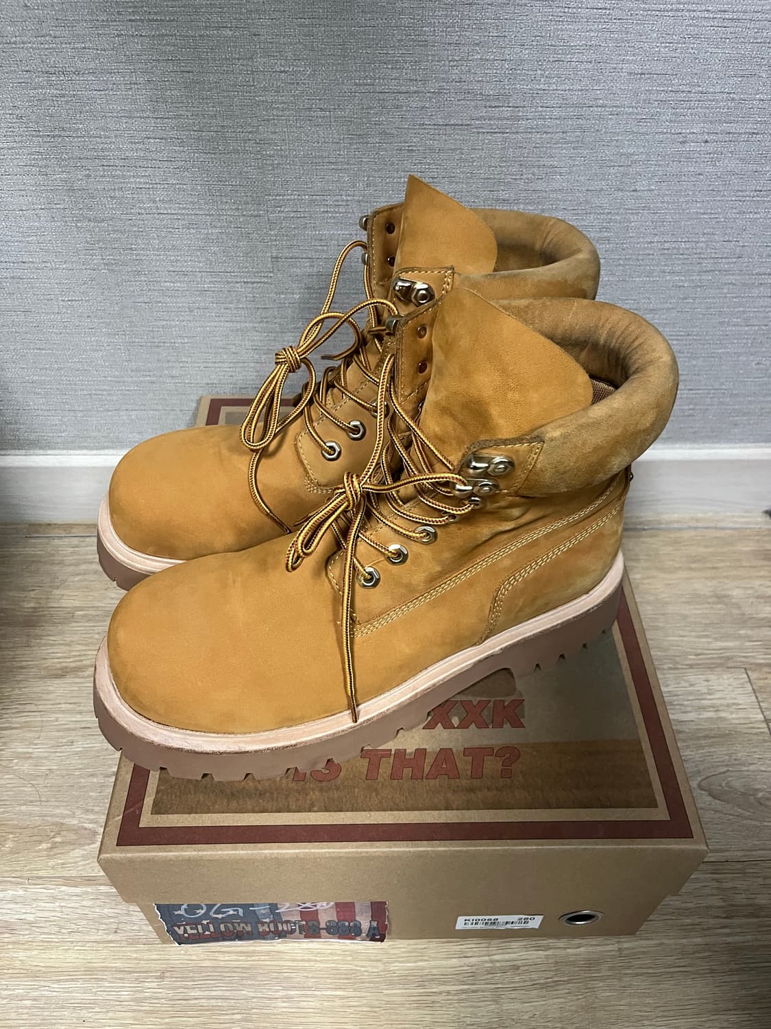 킨치x마이네임이즈피터 YELLOW BOOTS 상품이미지1