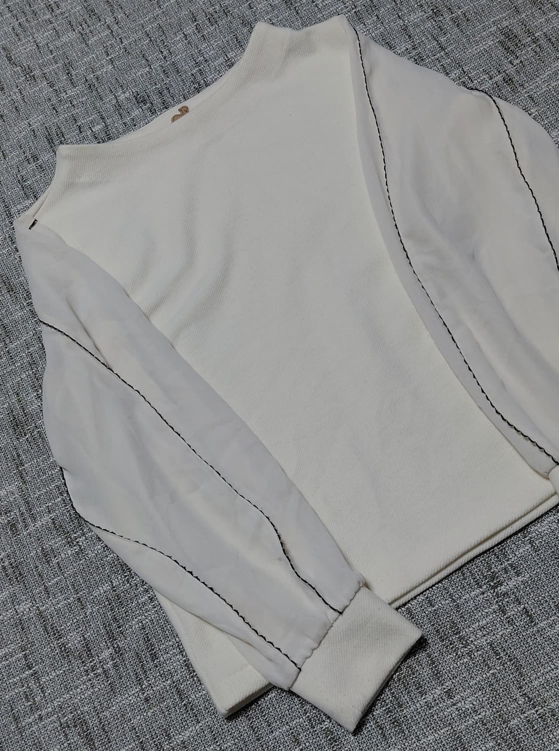 [38] Malla 마라 소매 배색 볼륨 블라우스 니트 상품이미지8