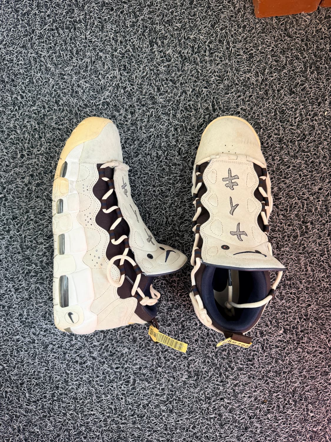 나이키 에어 모어 머니(Nike Air More Money)  상품이미지4