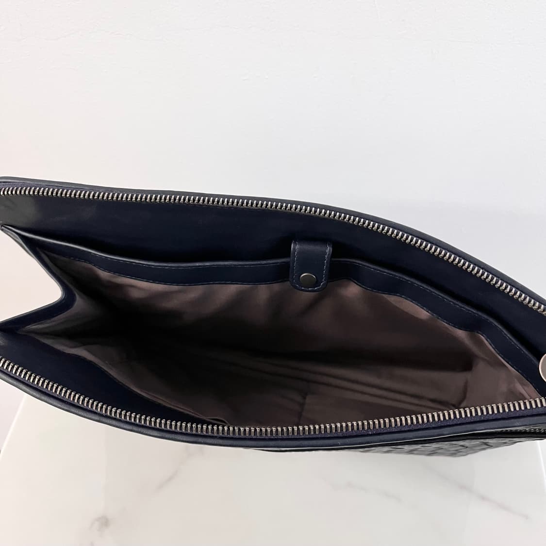 [A급/정품] 보테가베네타 인트레치아토 클러치 백 가방 네이비 상품이미지6