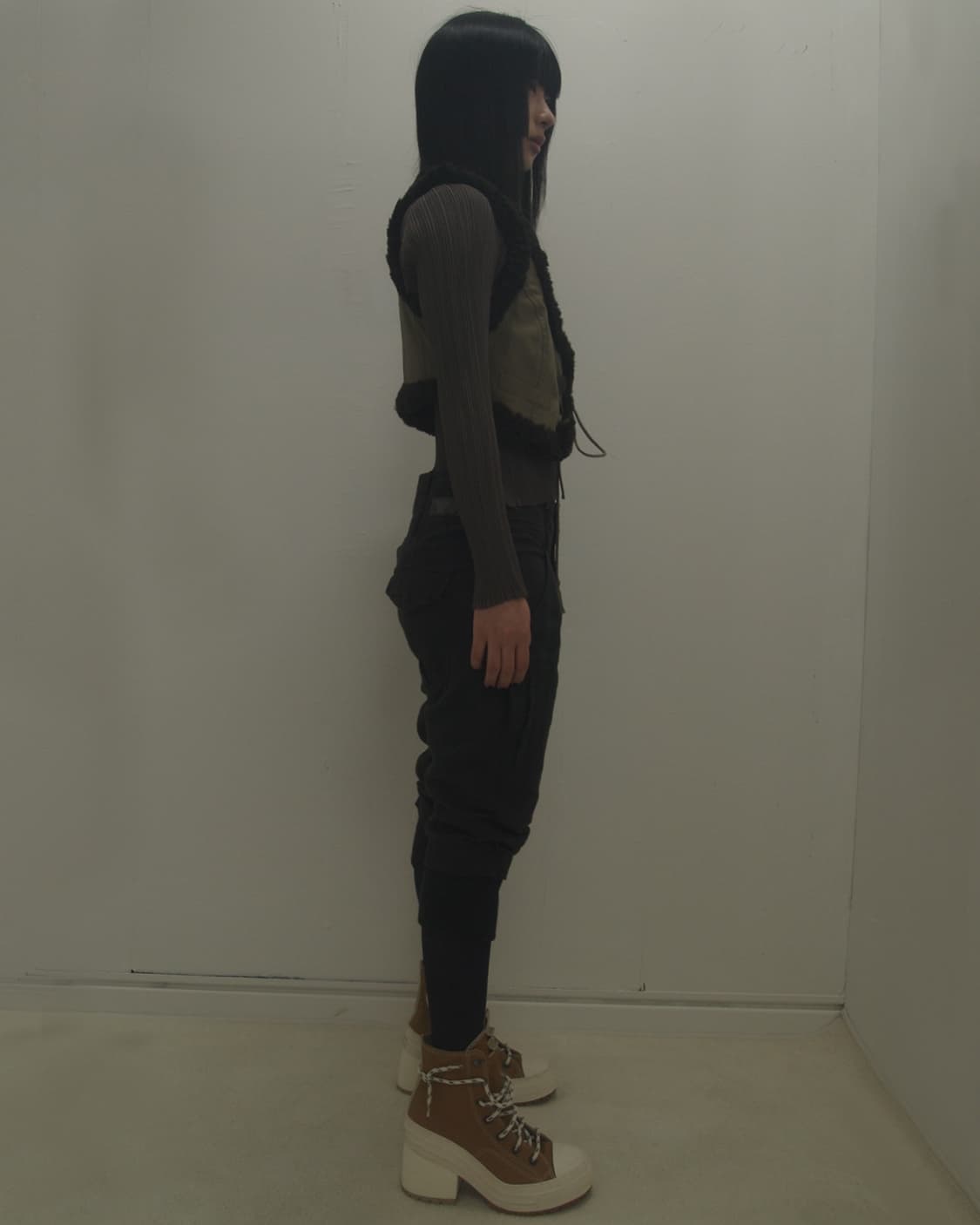Olive antique button fur mini vest  상품이미지3