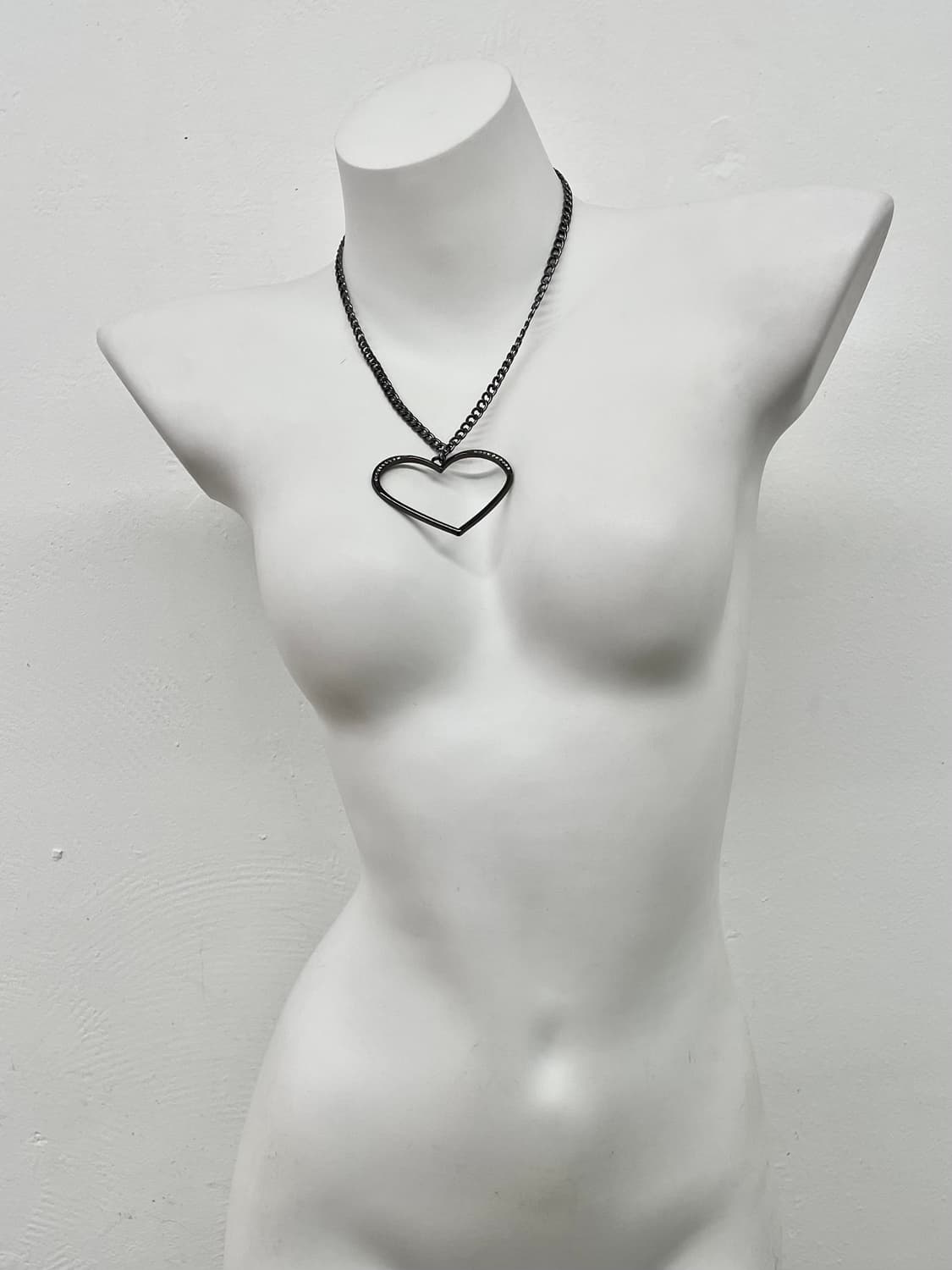 볼드 하트 큐빅 네크리스 상품이미지3