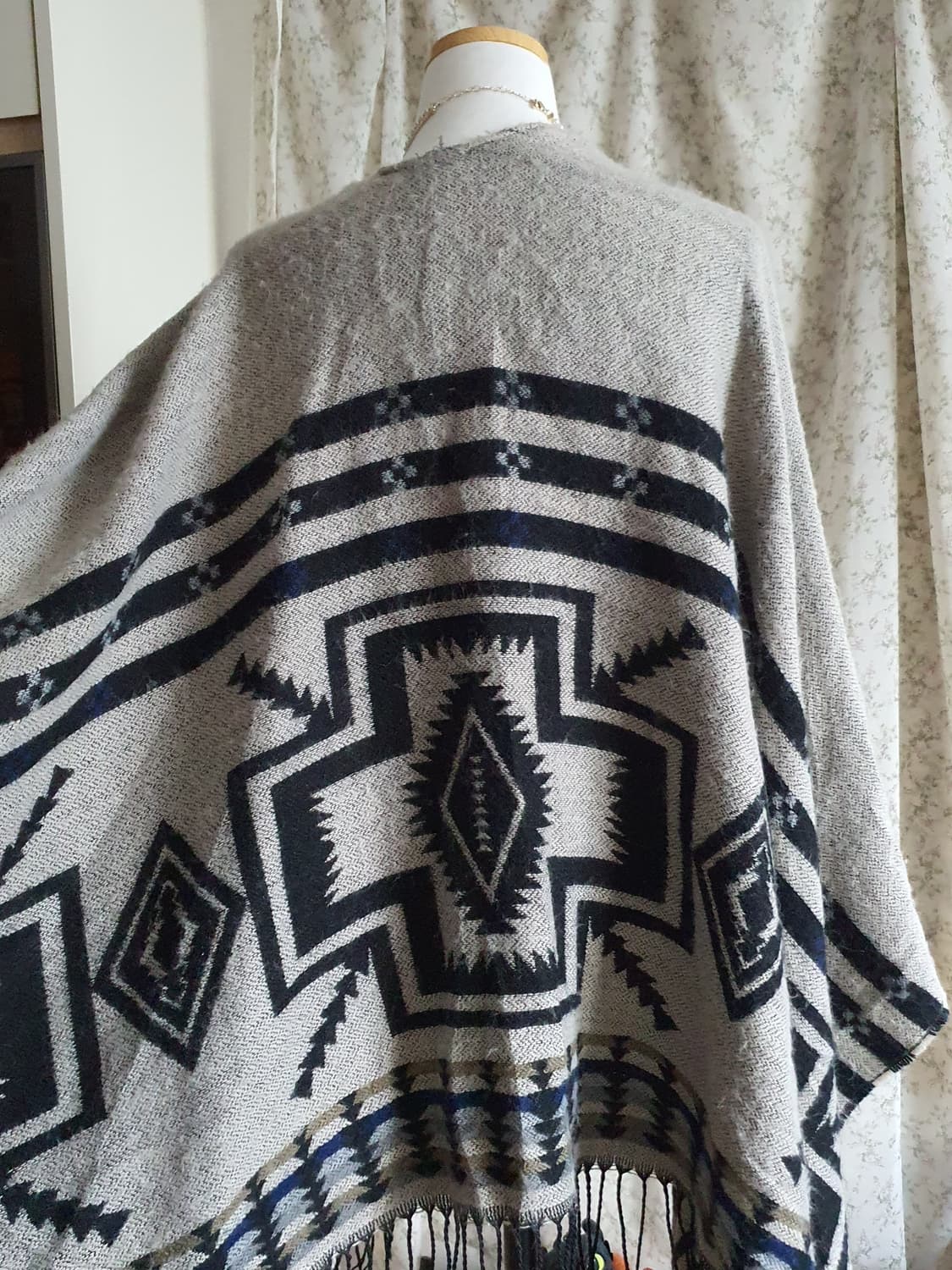 [히피룩] 에스닉 패턴 숄 가디건 폰초 스타일 상품이미지3