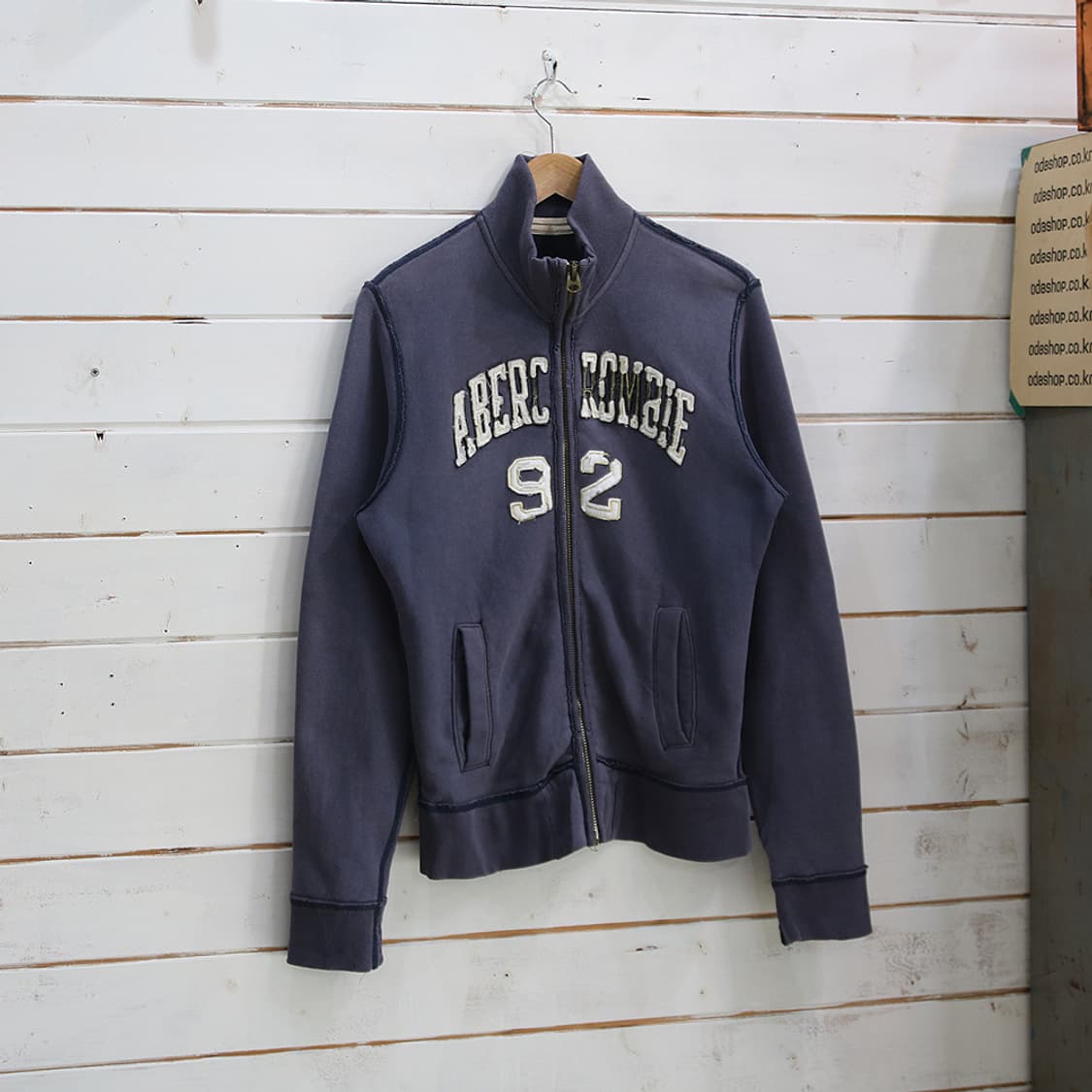 (착용컷) 아베크롬비 자수 스웻 집업 (남성용 100) 상품이미지1