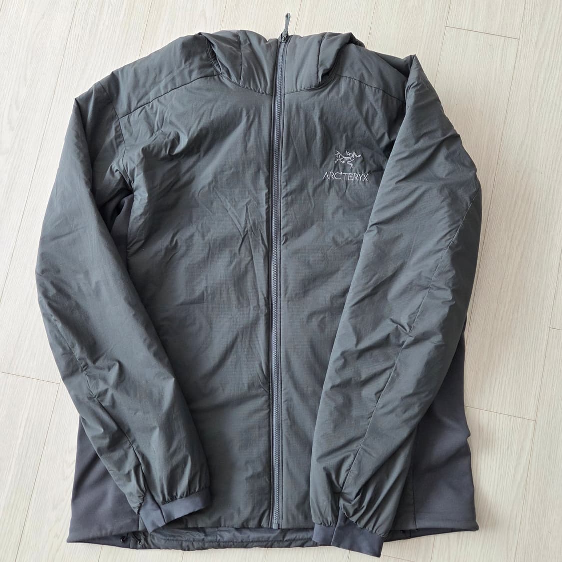 아크테릭스 아톰LT 그레이 L 상품이미지1