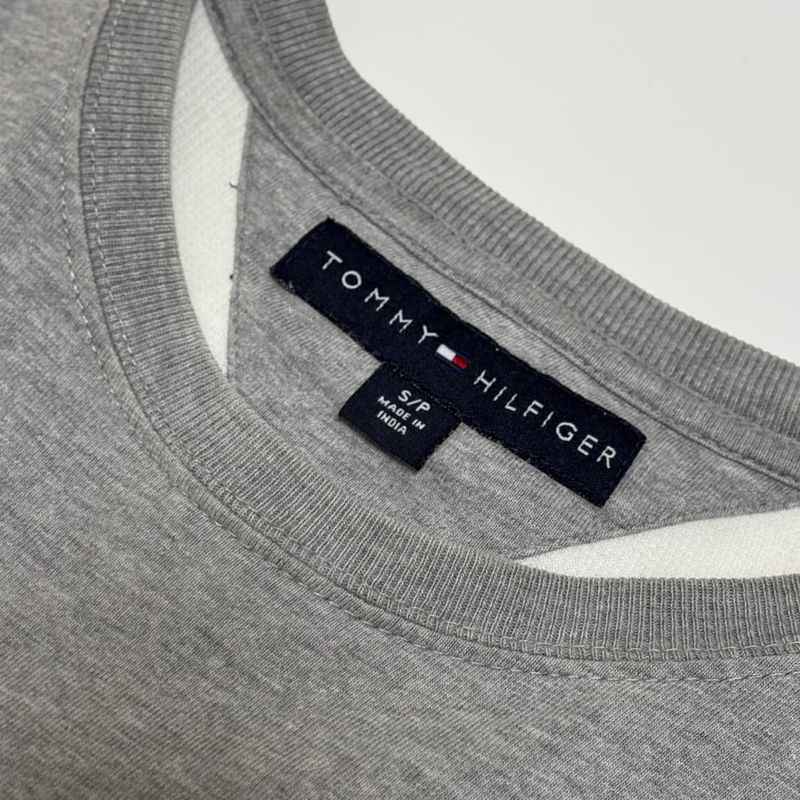 타미힐피거 자수 로고 배색 티셔츠 상품이미지3