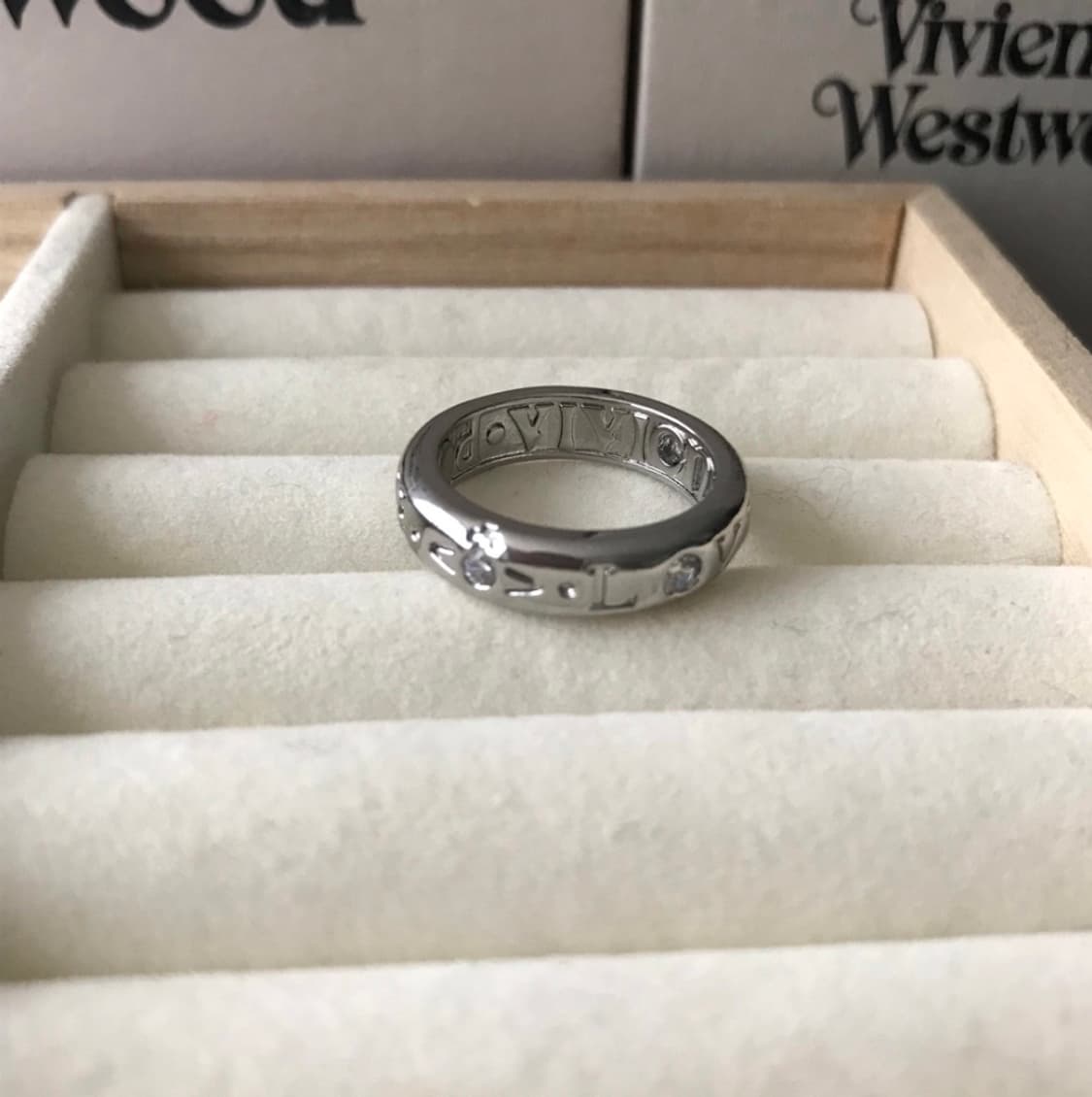 비비안 웨스트우드 아카이브 레터링 orb 각인링 반지 상품이미지3