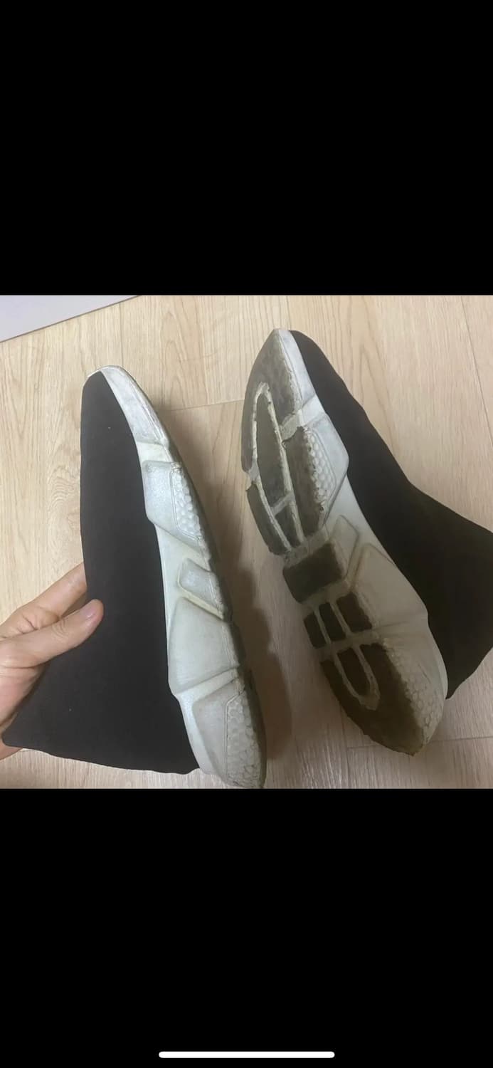 발렌시아가 스피드러너 42e팝니다 상품이미지2