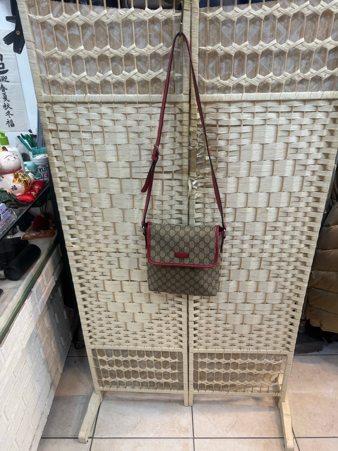 정품 구찌 GG 수프림 크로스백 팝니다 상품이미지1