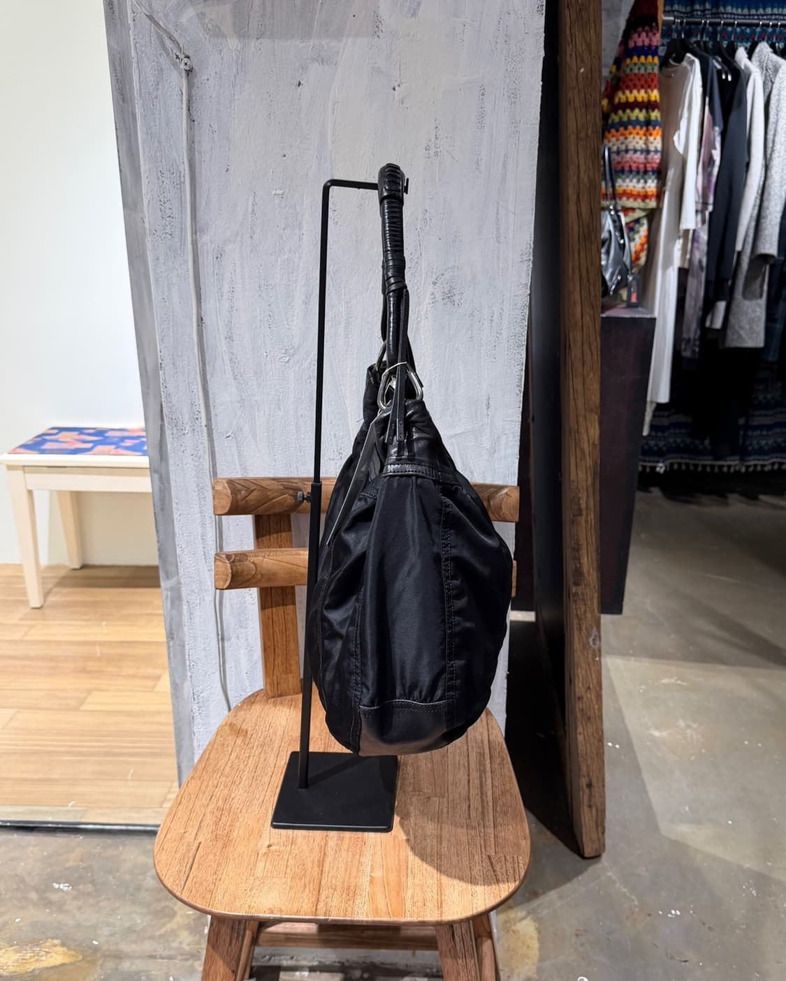 프라다 블랙 나일론 레더 호보백 상품이미지3