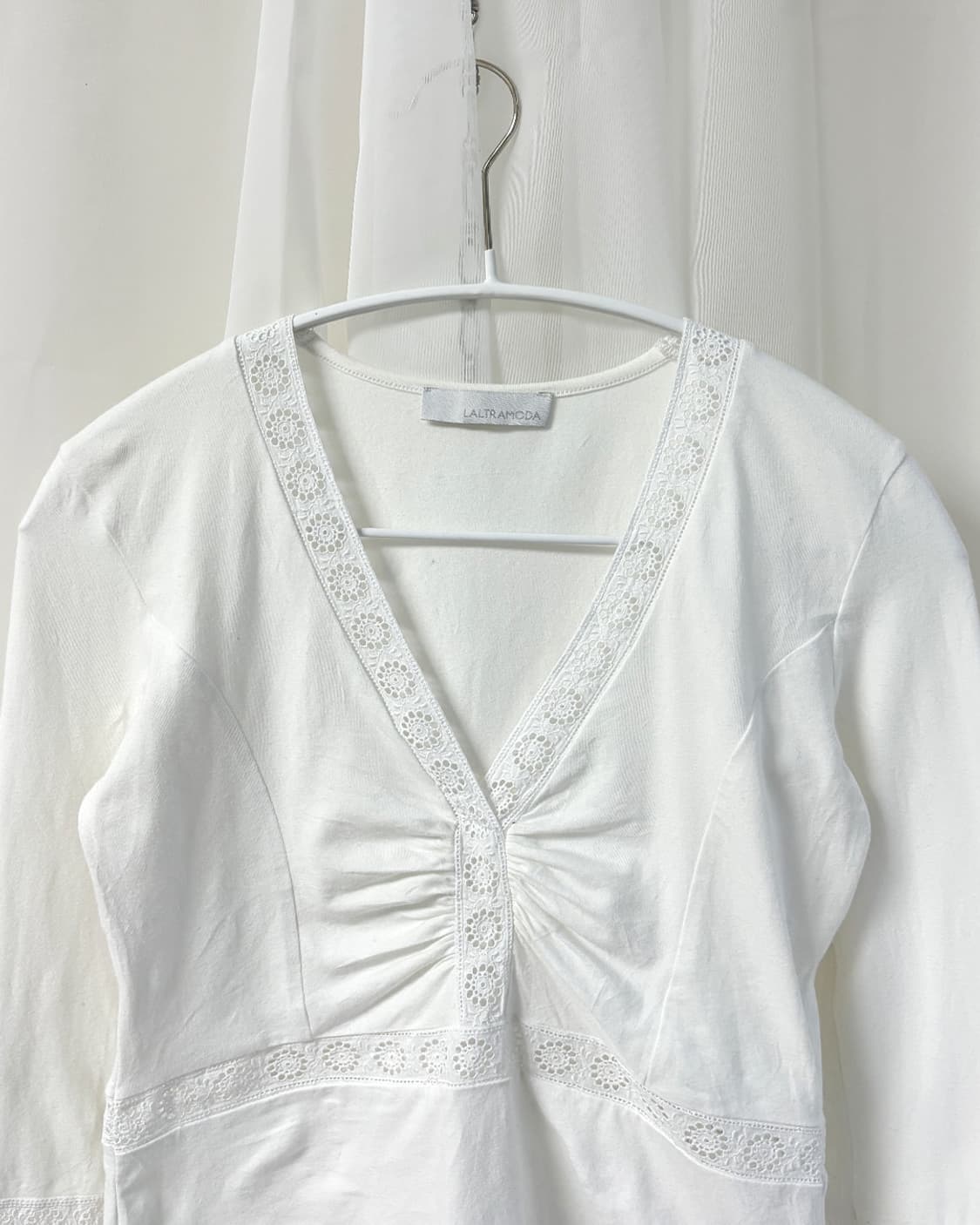 LALTRAMODA 레이스 트리밍 화이트 티셔츠 상품이미지3