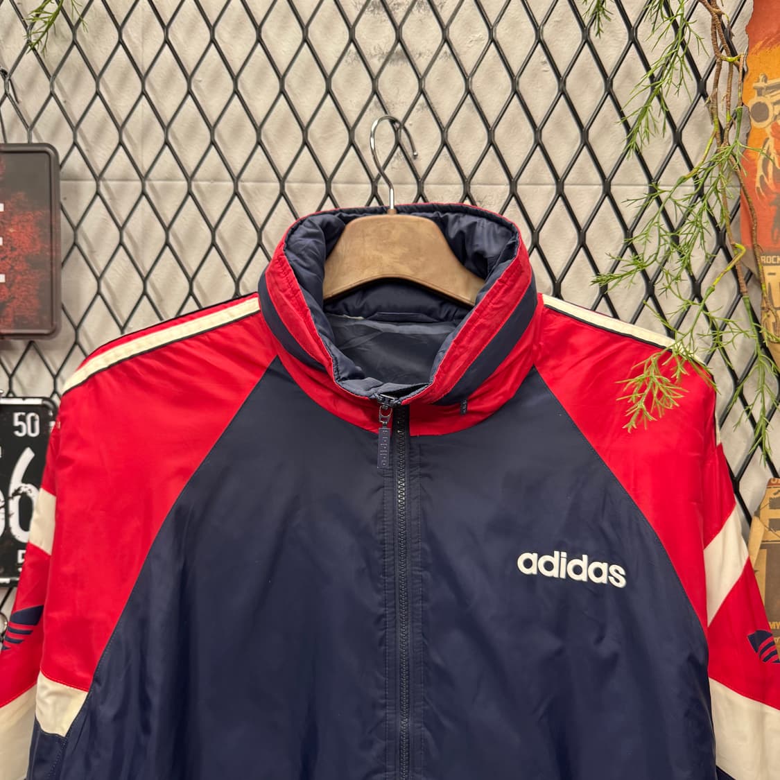 90s 아디다스 올드스쿨 바람막이 돕바 전면 로고 포인트 네이비 레드 상품이미지3