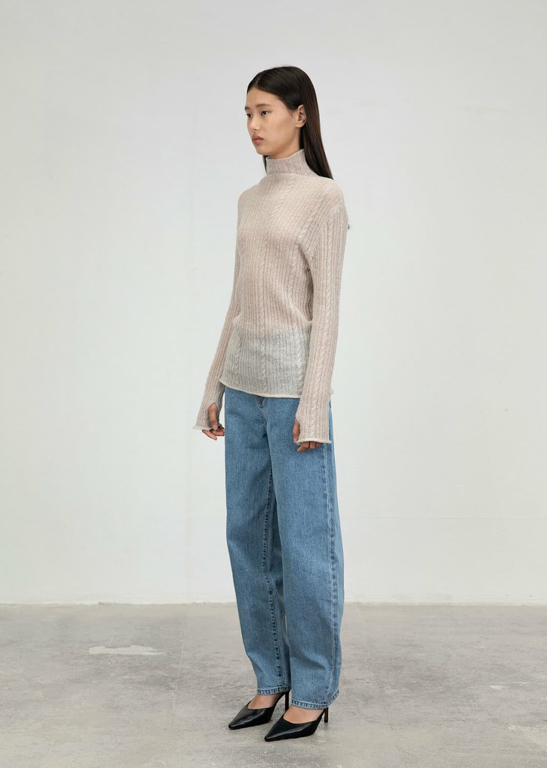 아모멘토 23fw 쉬어 터틀넥 풀오버 상품이미지3