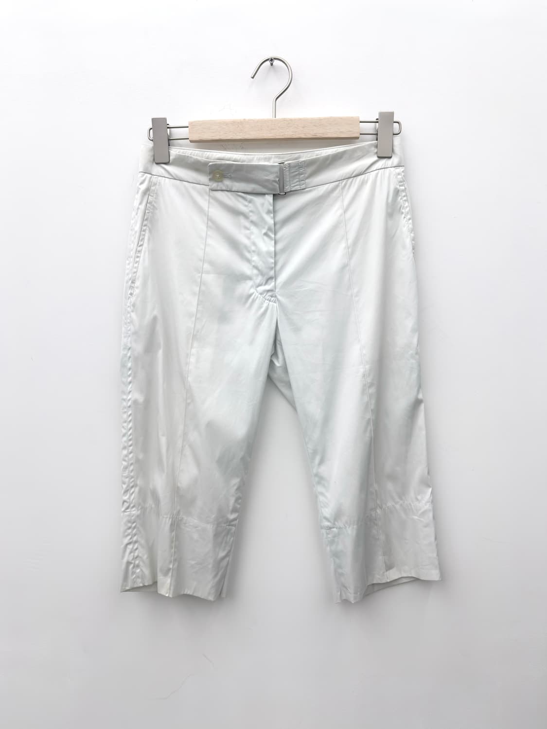 WHITE CAPRI PANTS 상품이미지1