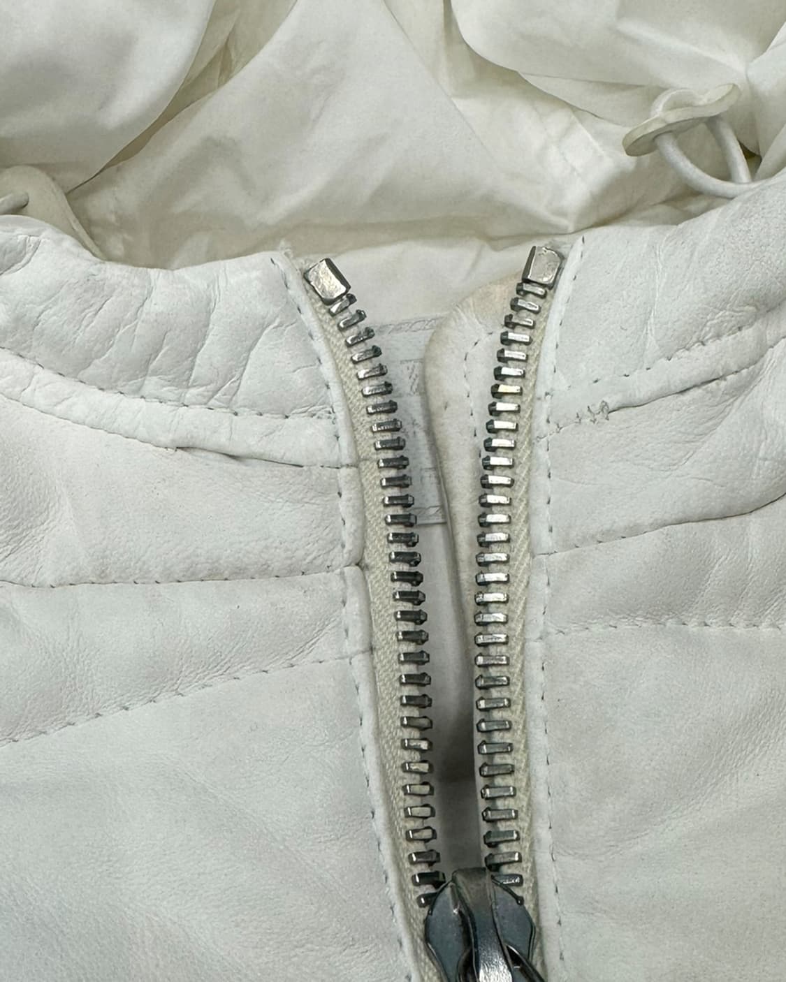 프라다 포 레더 푸퍼 화이트 상품이미지8