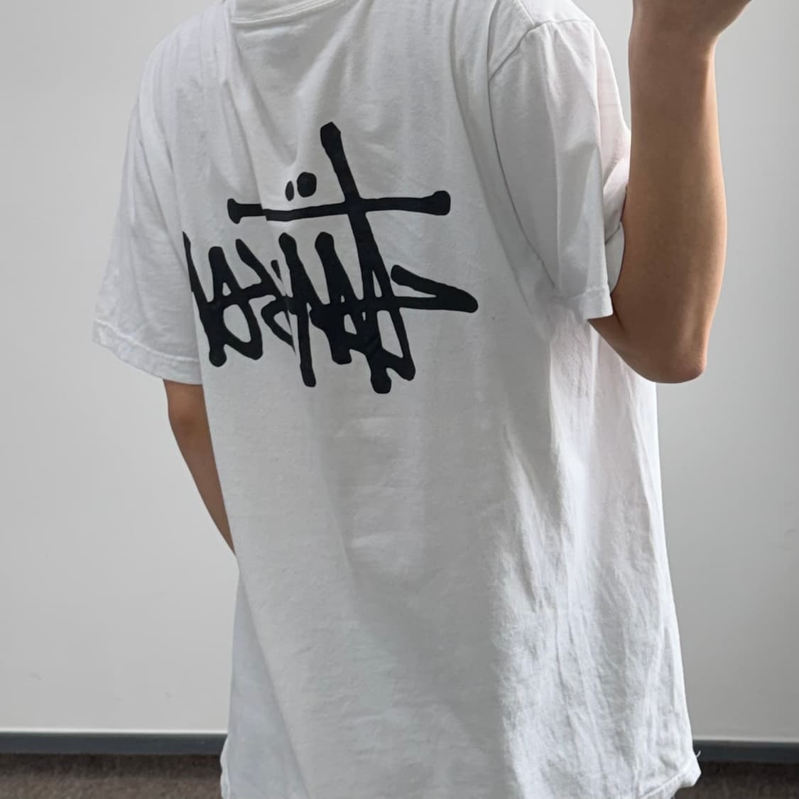 Stussy 스투시 백 블랙 로고 화이트 반팔 상품이미지2