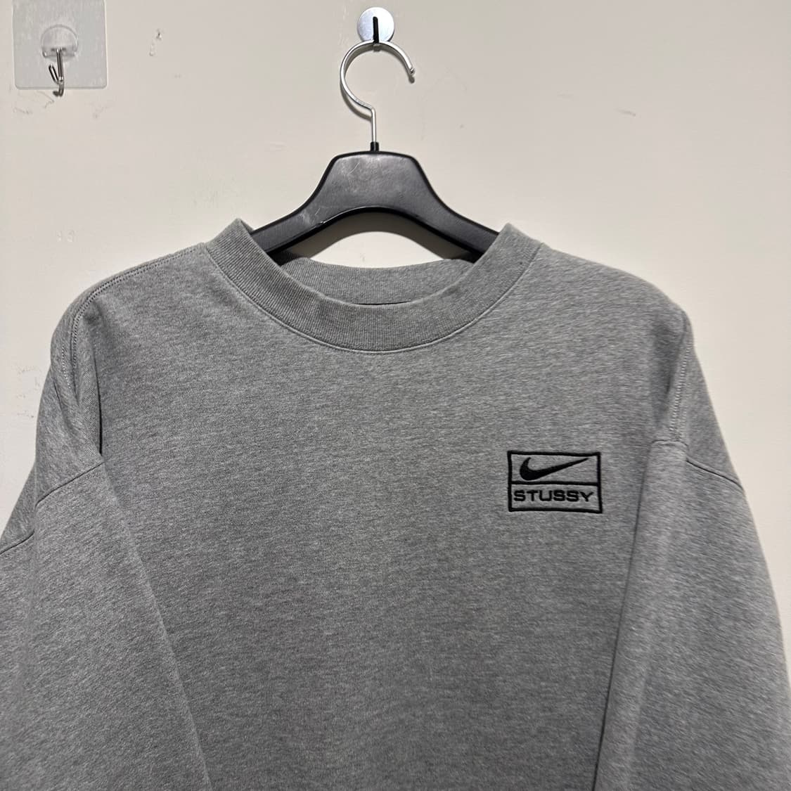 나이키 스투시 그레이 맨투맨 상품이미지2