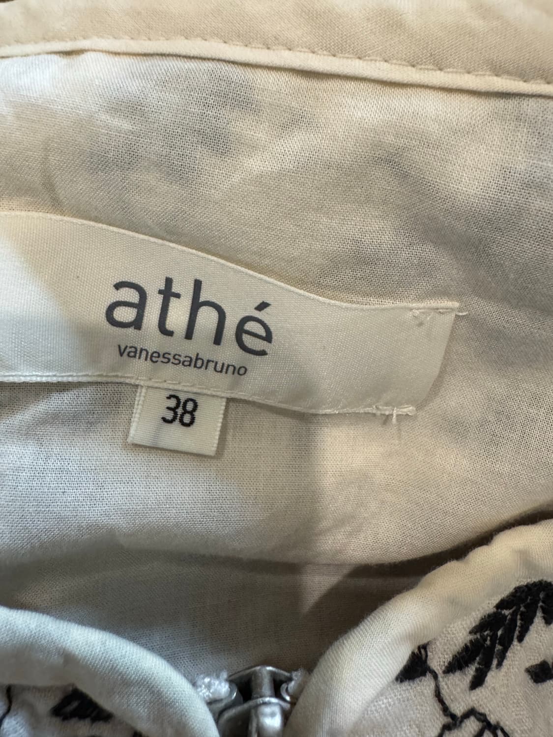 athe 아떼 바네사브루노 자수 플라워 봄버 자켓 상품이미지3