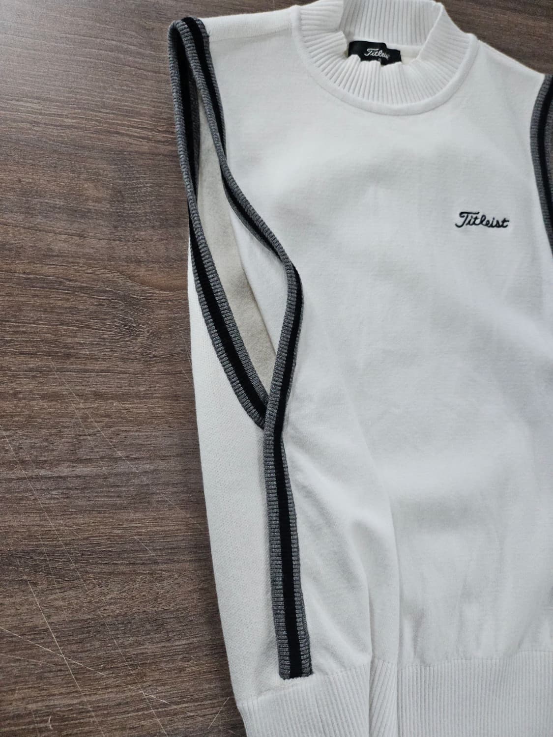 타이틀리스트 화이트 빅 로고  니트 베스트  S 상품이미지4