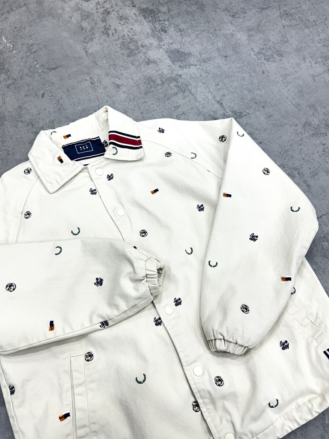 로맨틱크라운 코치자켓 상품이미지3