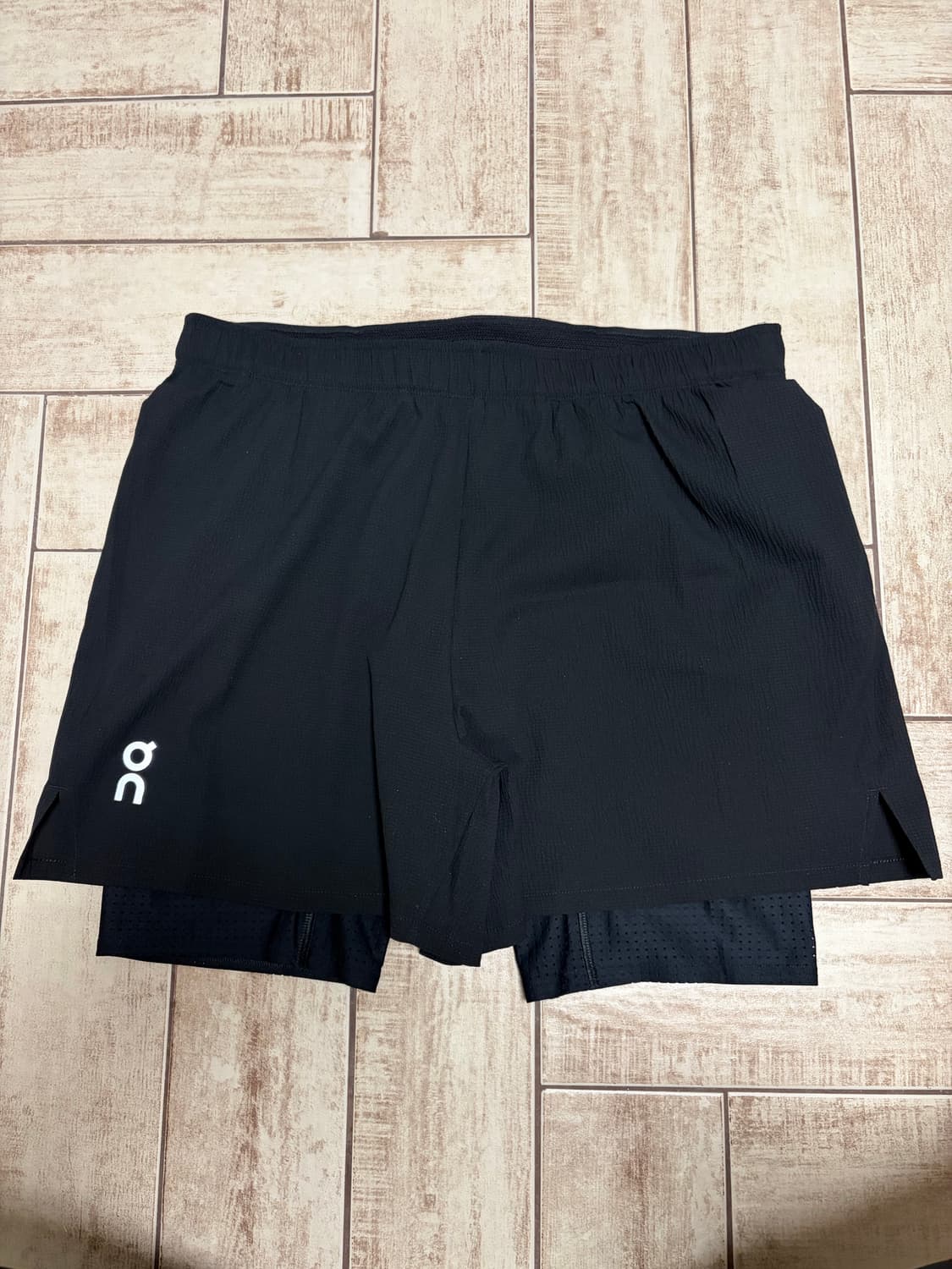 온러닝 페이스 쇼츠 M 판매 상품이미지1