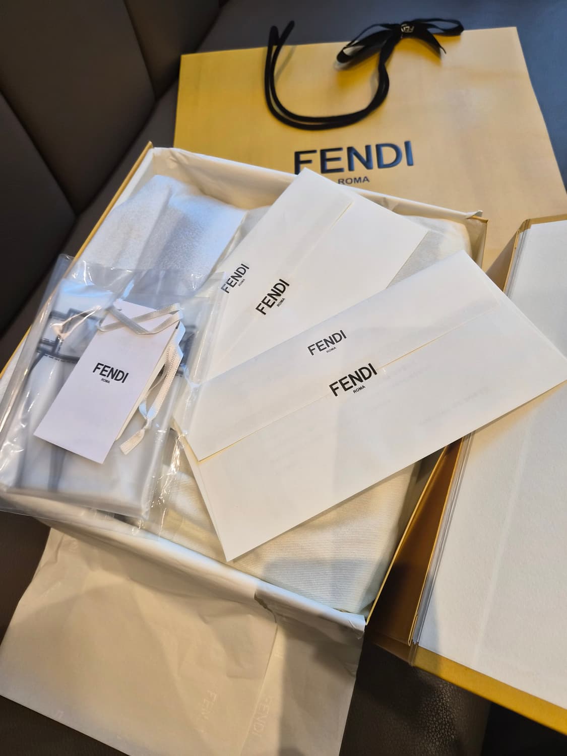 펜디 피카부 스몰 (26년 2월구매 새상품) 상품이미지2