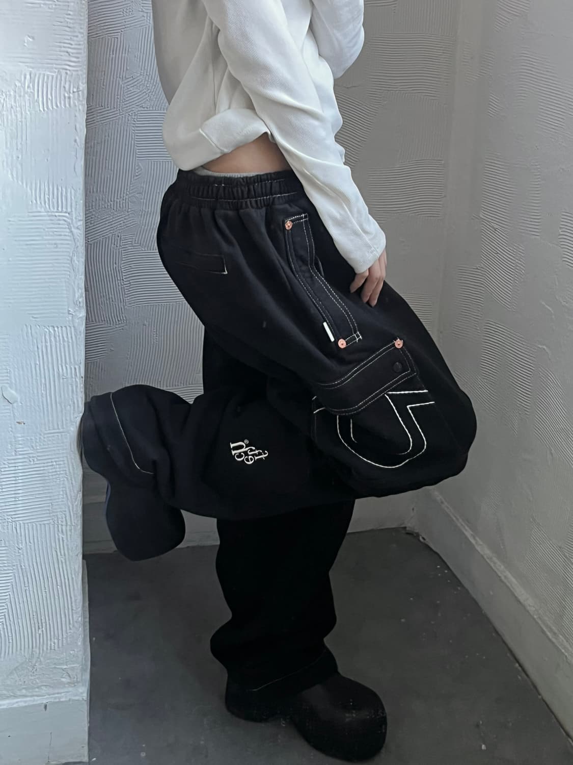 True Religion X Fetch® 트루릴리전 페치 블랙 카고 팬츠 상품이미지1