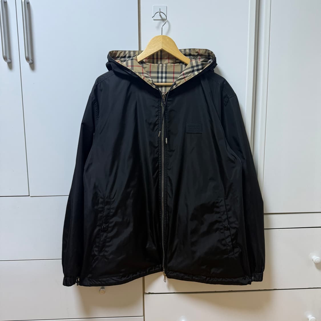 버버리 리버시블 체크 후드 바람막이 자켓
XL사이즈  상품이미지4