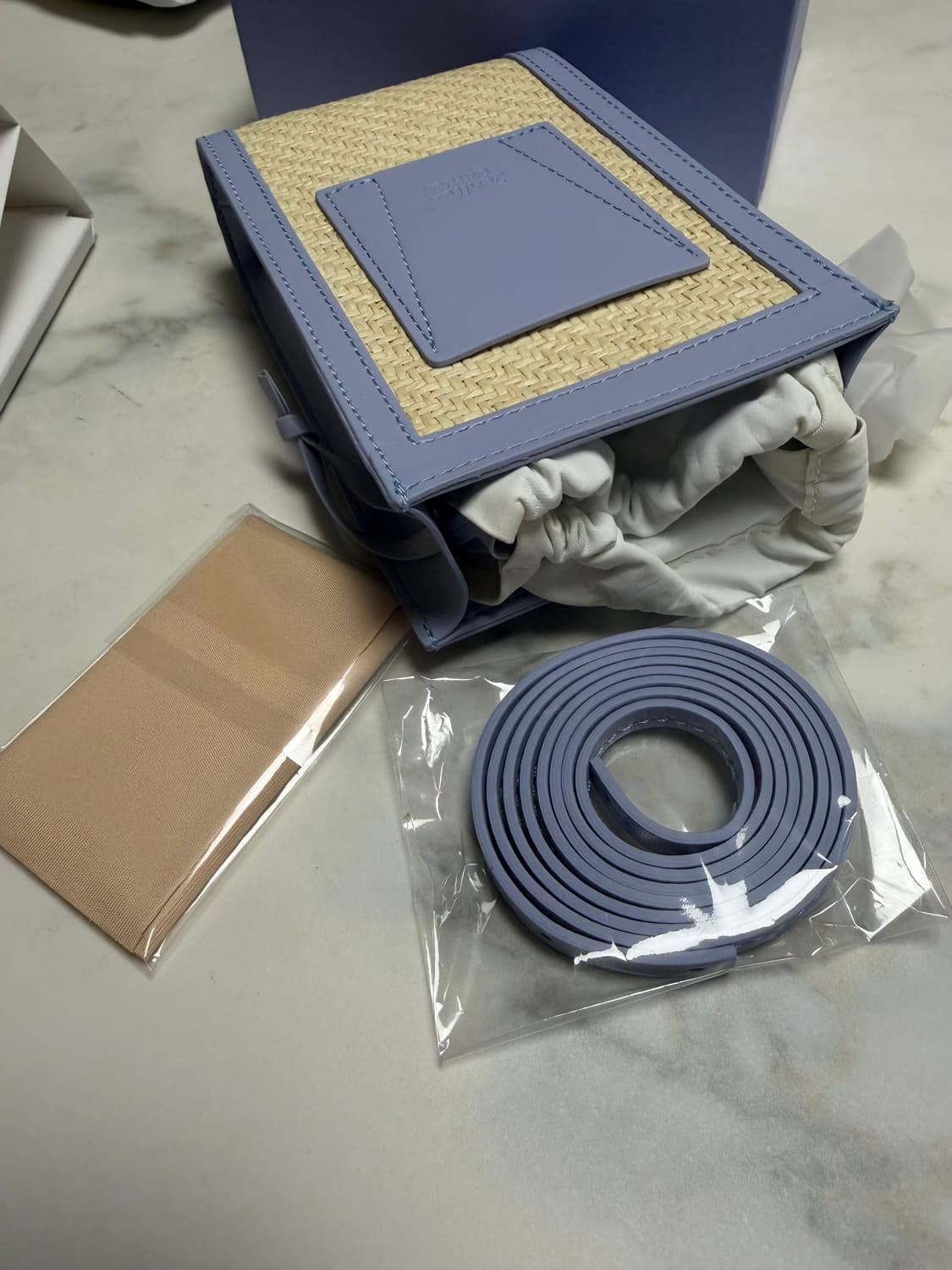 젠틀몬스터x제니 선글라스 케이스 새상품 상품이미지2