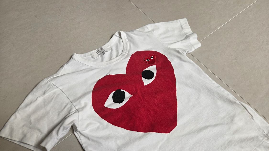 꼼데가르송 레드 빅하트 반팔 티셔츠 상품이미지4