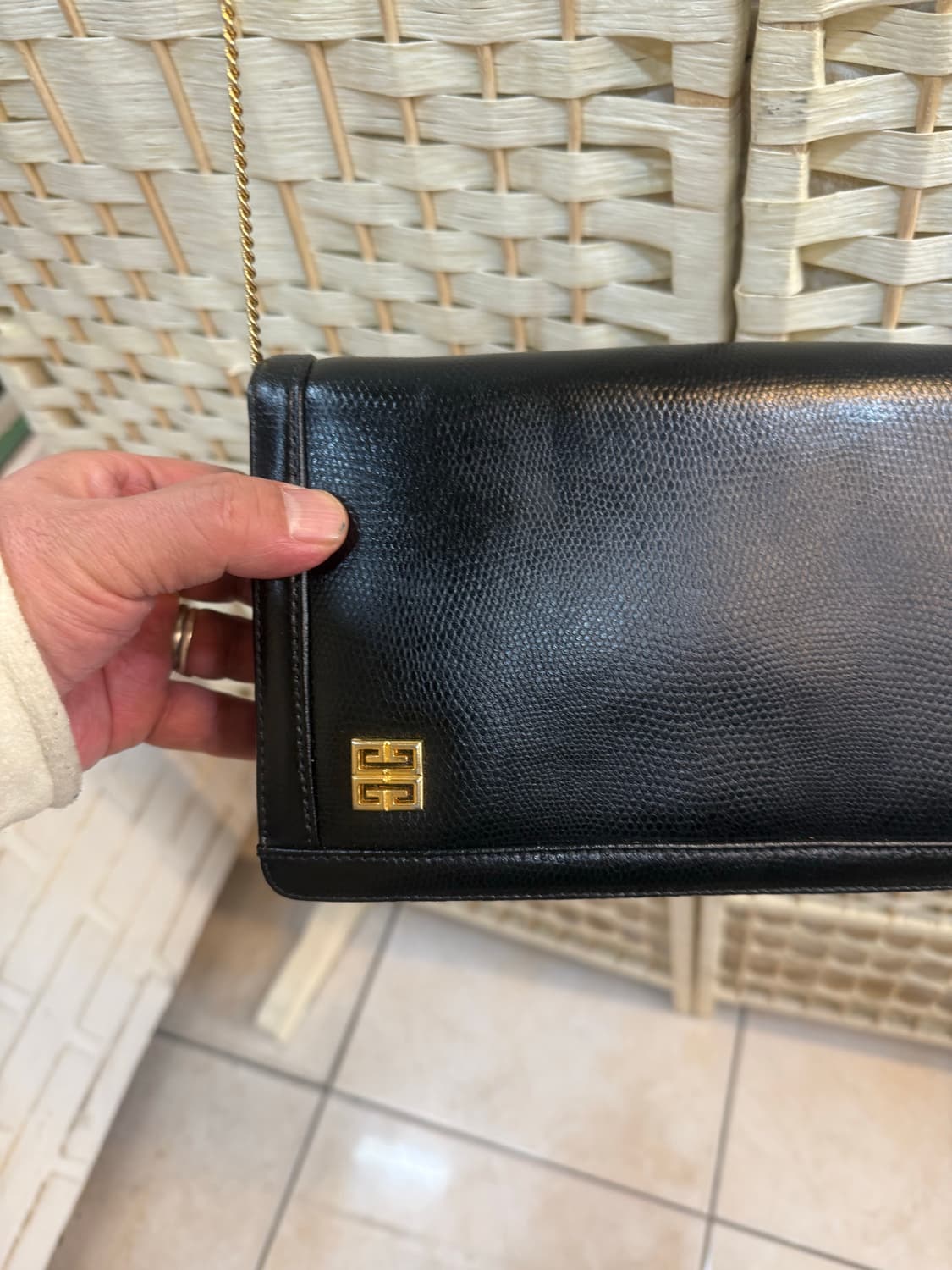 정품 지방시 빈티지 레더 체인 크로스백 팝니다 상품이미지2