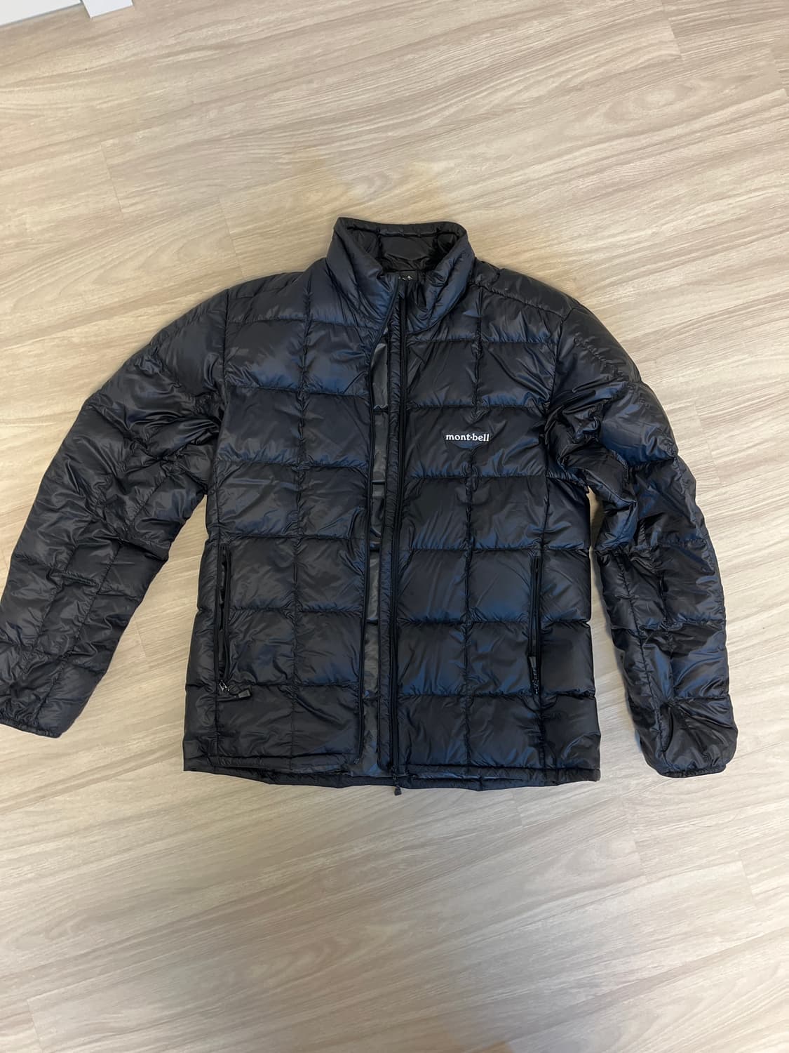 몽벨 슈페리어 다운 블랙 L (모자없음) 상품이미지1