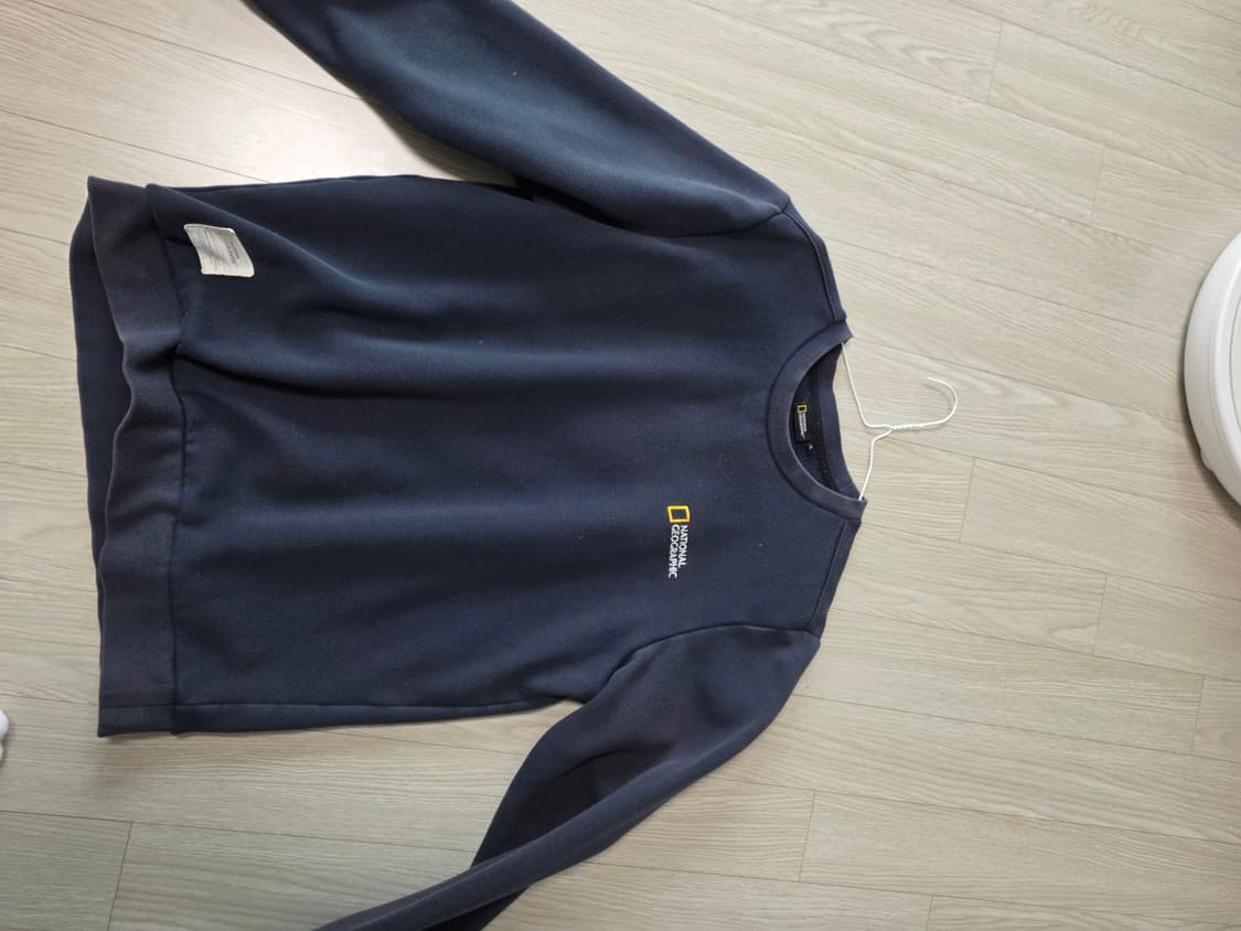 내셔널지오그래픽 네이비 맨투맨 XL 상품이미지1