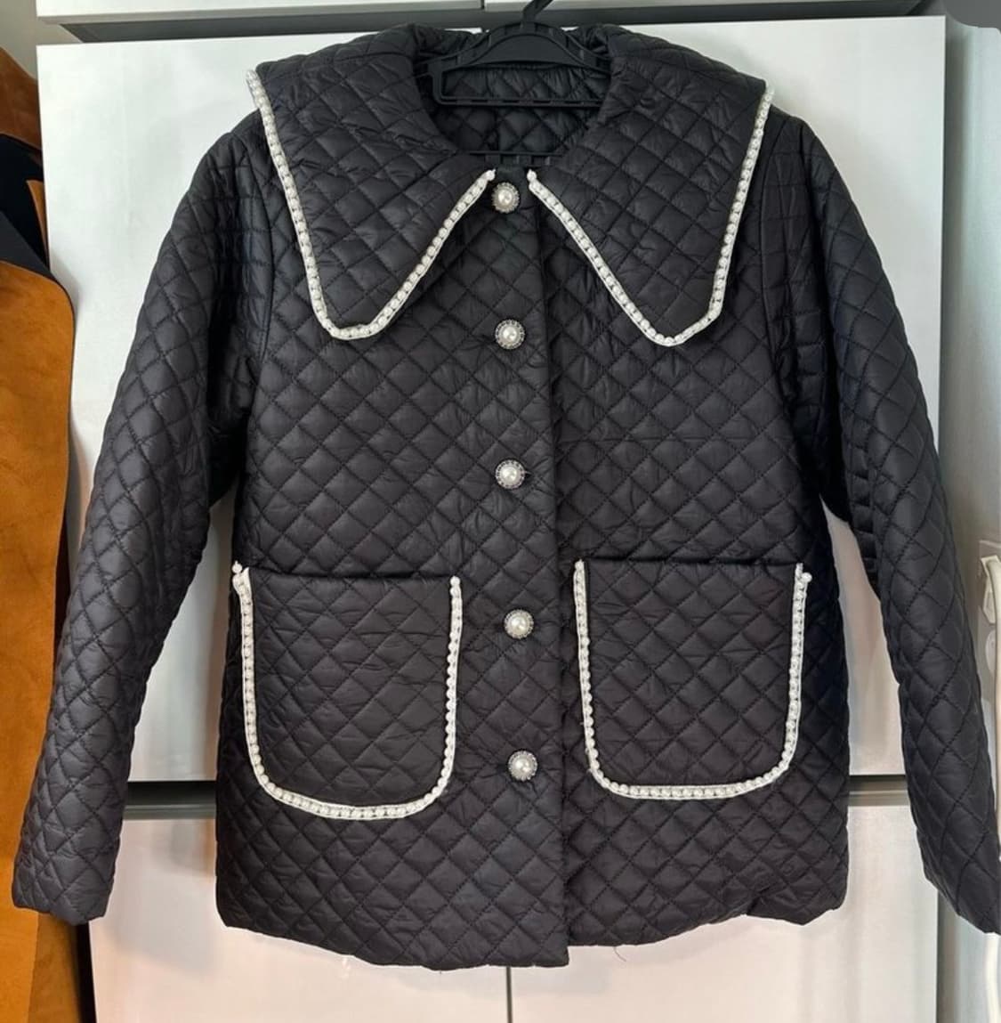 블랙 퀼팅 누빔자켓 진주 장식 카라 상품이미지1