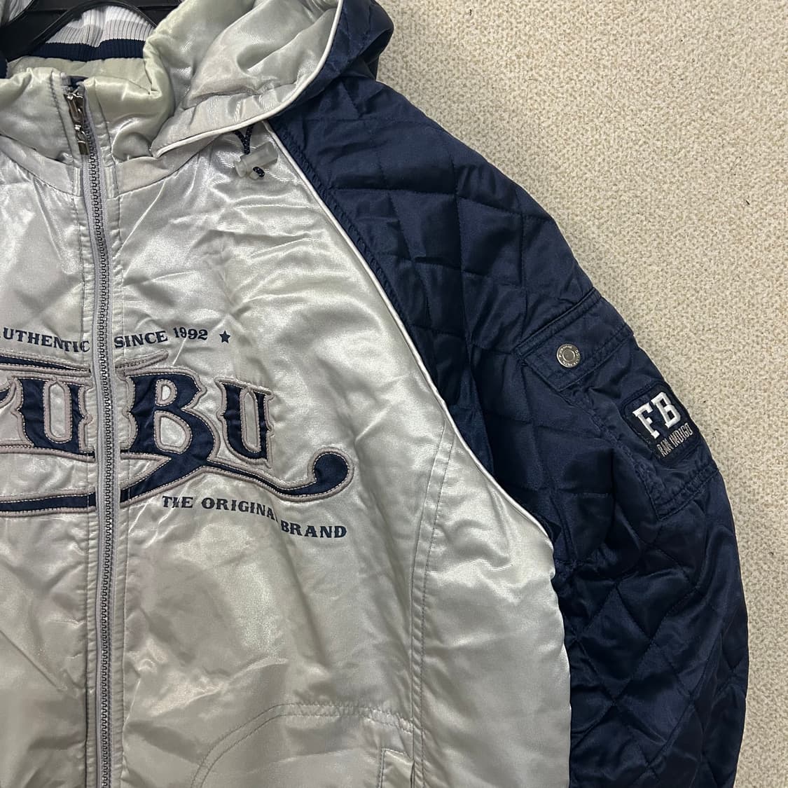 (L) 90s FUBU 후부  새틴 퀼팅 후드 바시티 자켓  상품이미지4