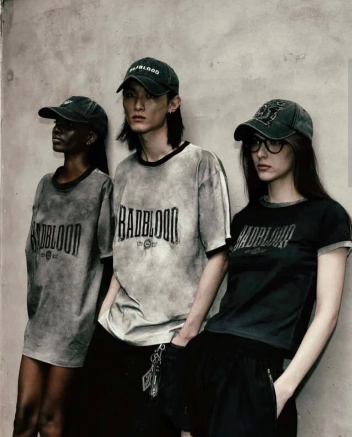 BADBLOOD 배드블러드 커브드 로고 더스티 링거 티셔츠 상품이미지4