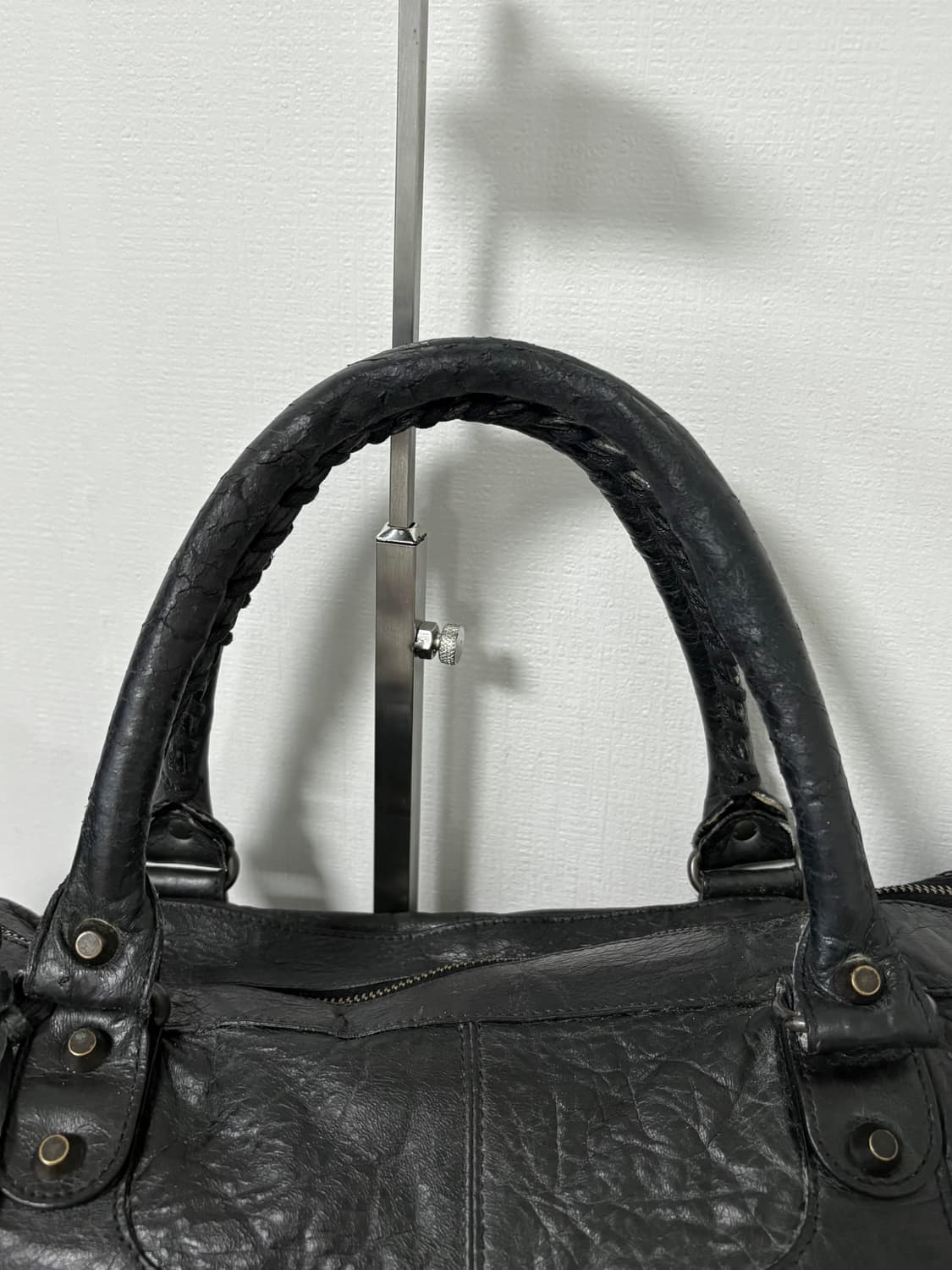 발렌시아가 워크 모터백 블랙 라지 상품이미지5