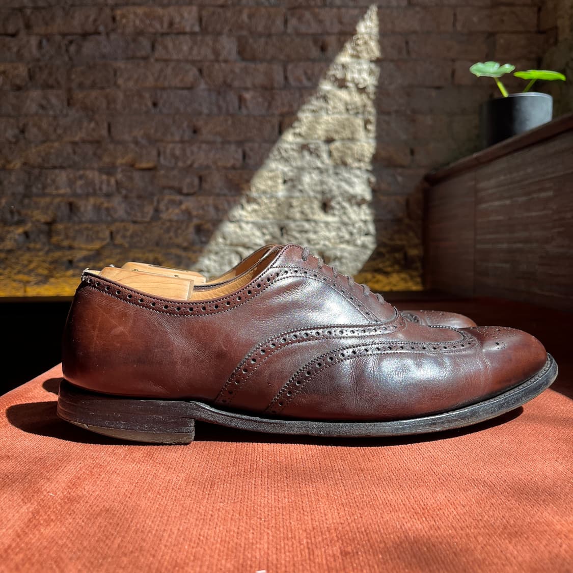 UK9, G 처치스 베를린 슈트리 더스트백 포함 상품이미지3