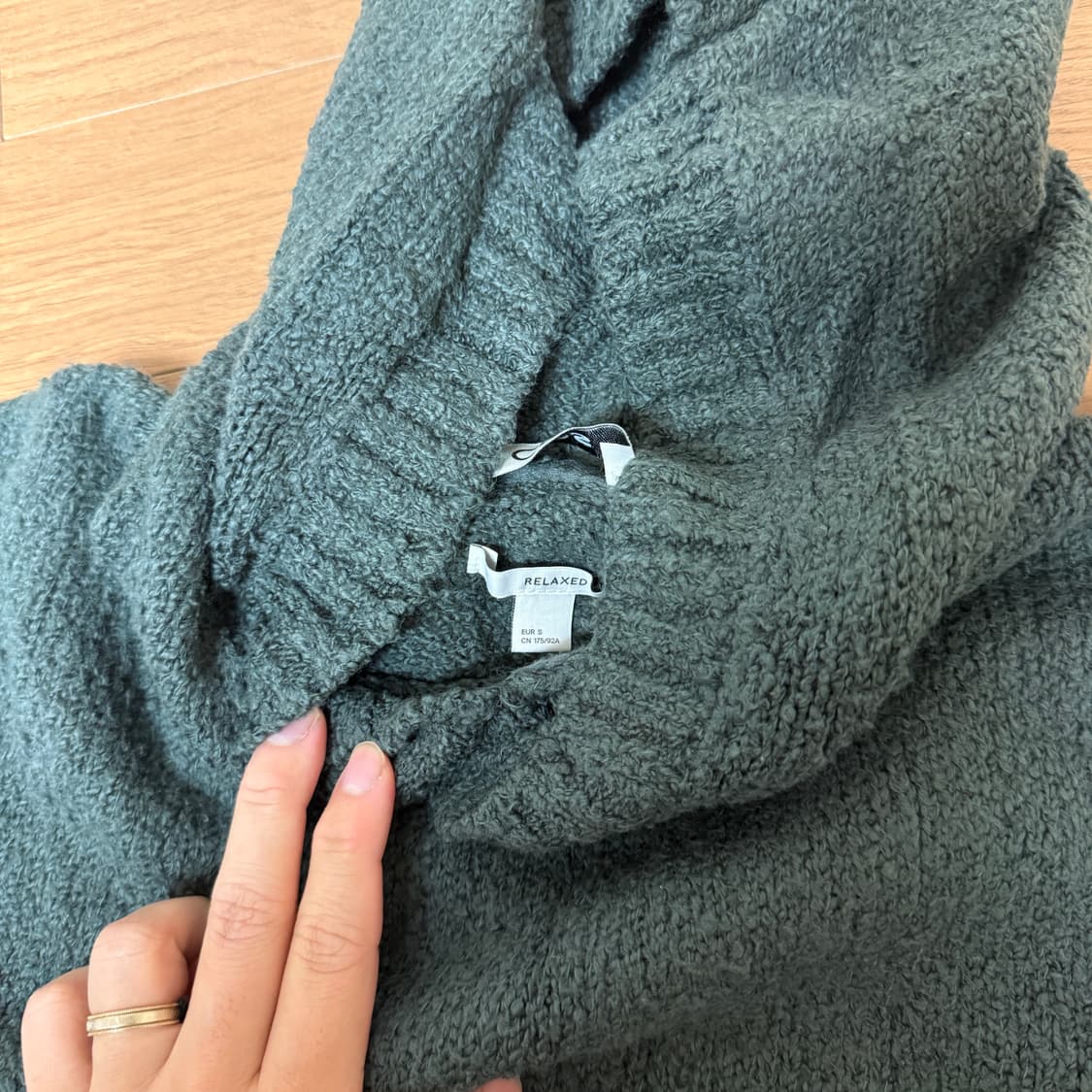 COS 부클레 니트 후드 그린 S사이즈 상품이미지3