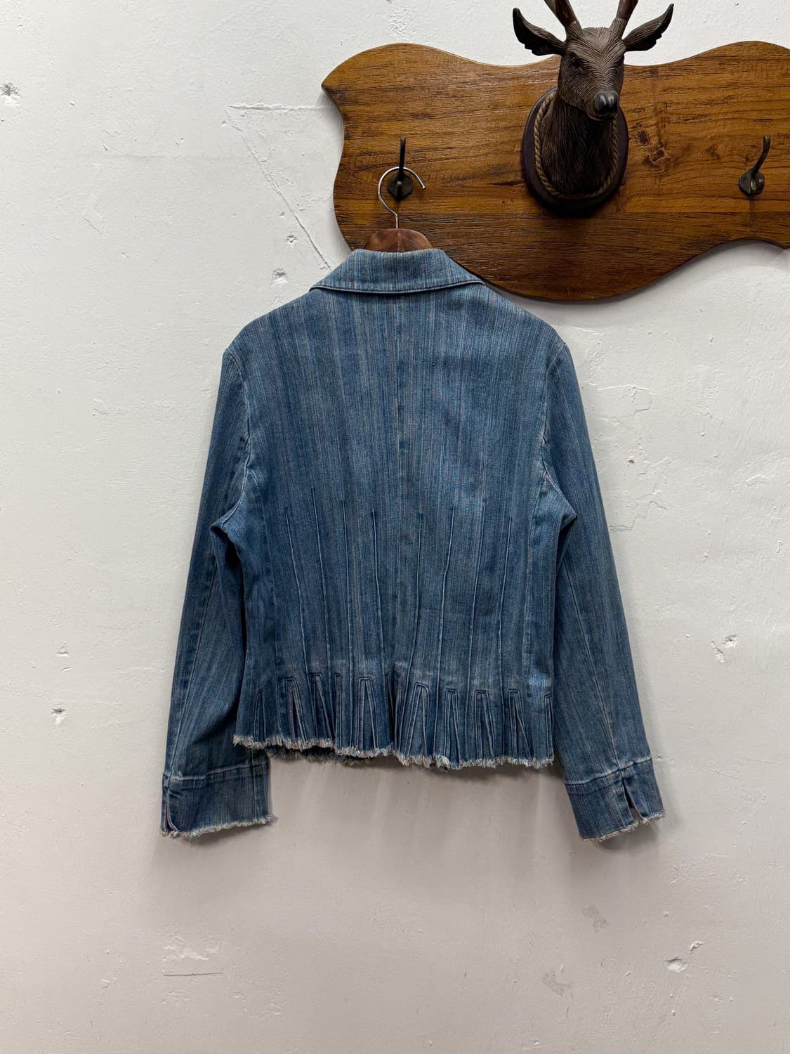 Pleated Raw Hem Denim Jacket 상품이미지4