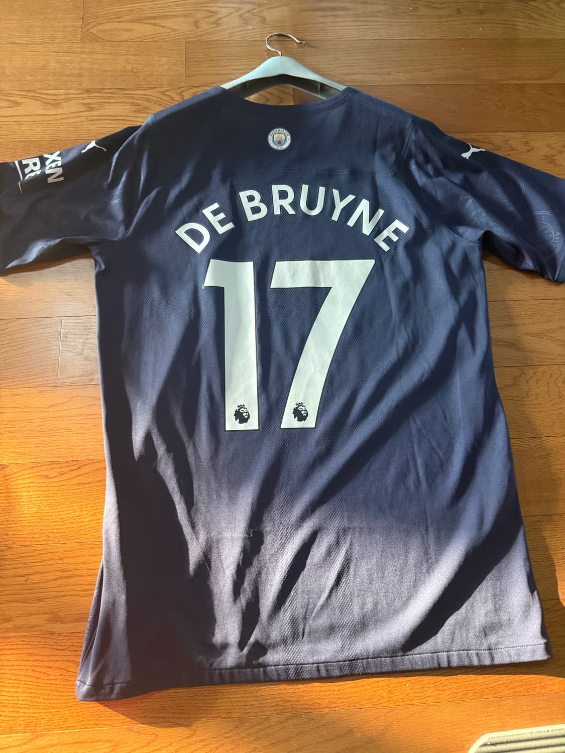 정품)맨시티 맨체스터시티 21/22 서드 어센틱 케빈 더브라위너 유니폼 상품이미지4