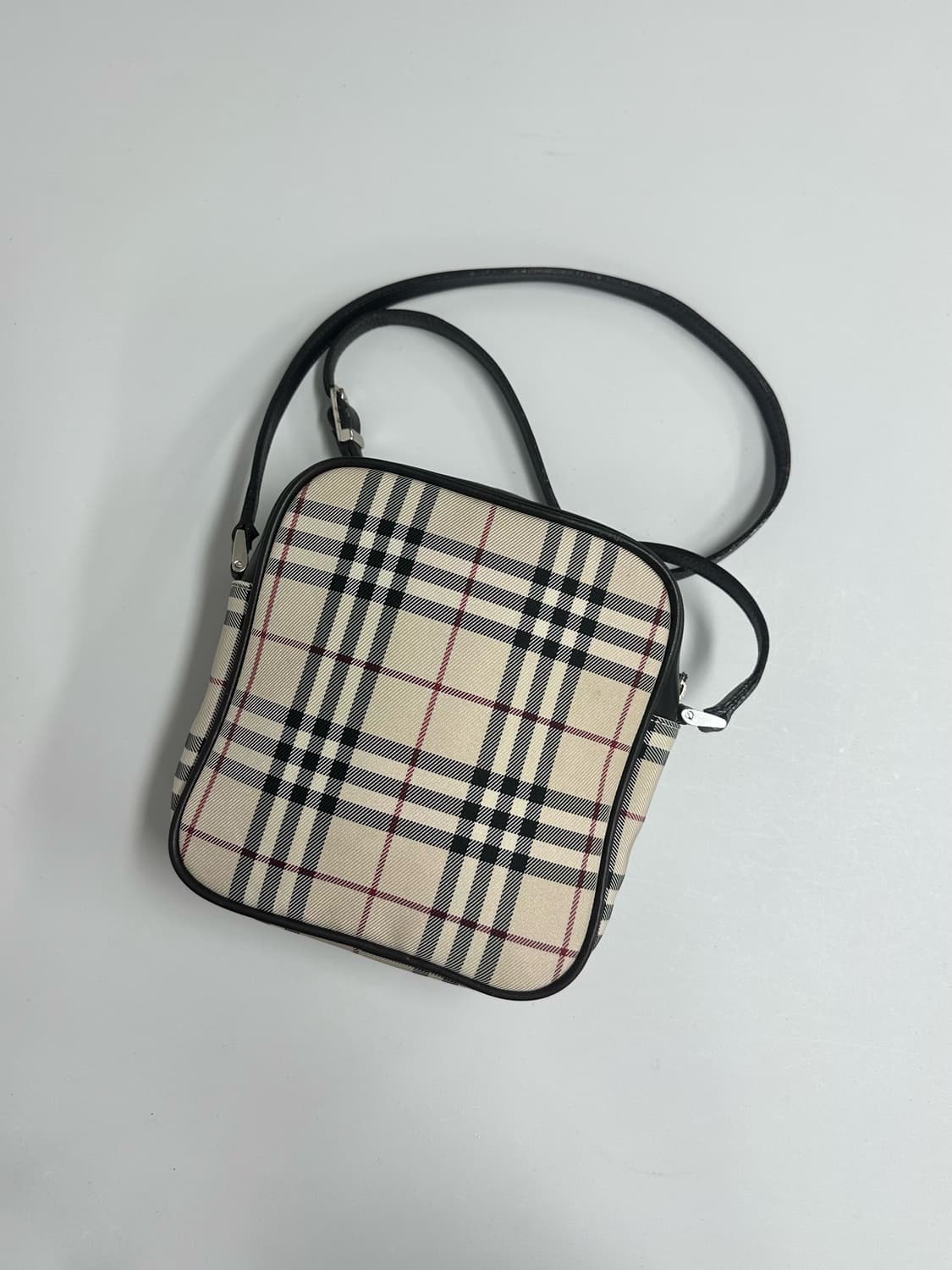 버버리 체크 메탈 로고 카메라백 크로스백 상품이미지8